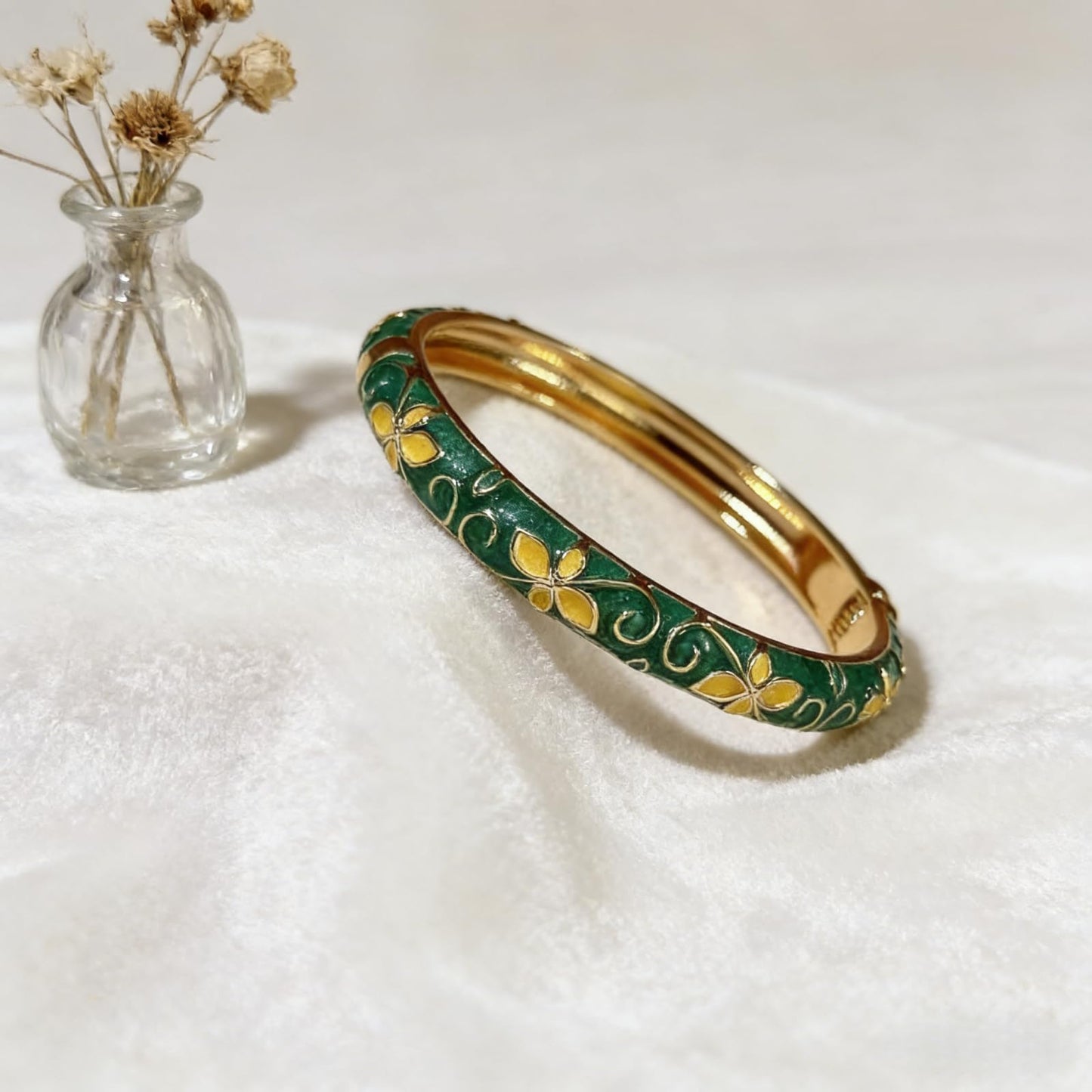 MQCEHTI Vintage Flower Cloisonne Bangle Bracelet for Women, Enamel Chunky Gold Plated Bracelets Jewelry Gifts (Emerald Yellow Flower)