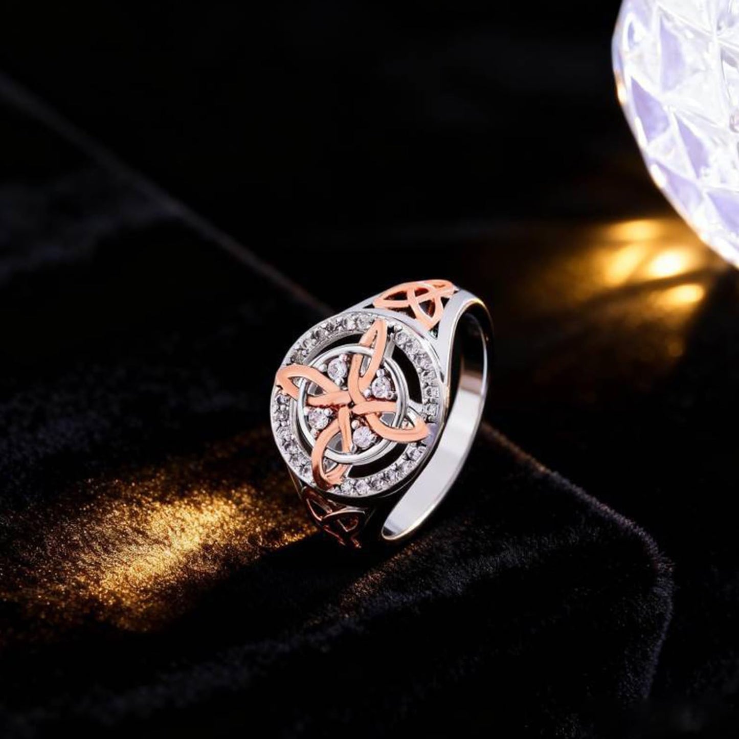 diyebof Women‘s Rings Copper Geometric Band Rings With Two Tone Zircon Accents Designed For Professional And Social Event In Sizes 6 To 10 (6)