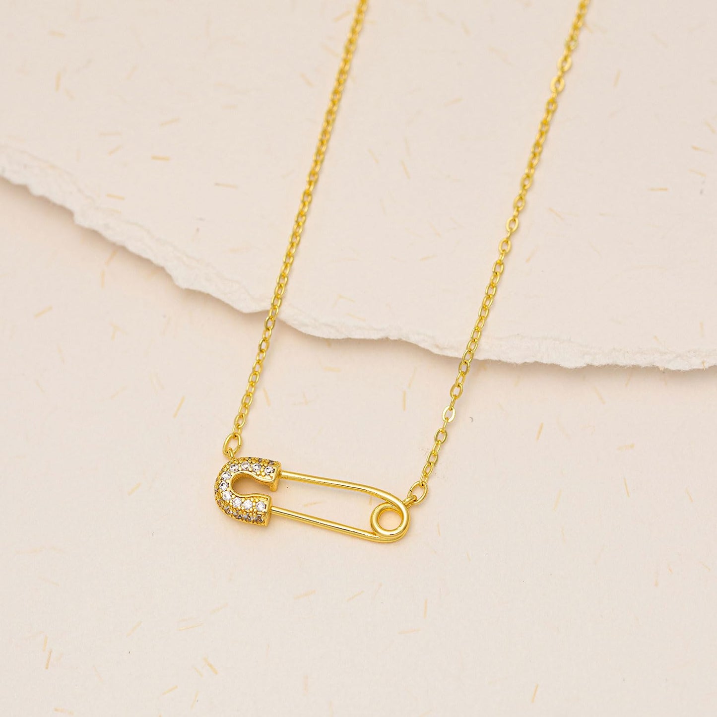 VRIUA Safety Pin Necklace 14K Gold Plated Dainty Gold Pin Paperclip Necklaces for Women Everyday Simple Jewelry