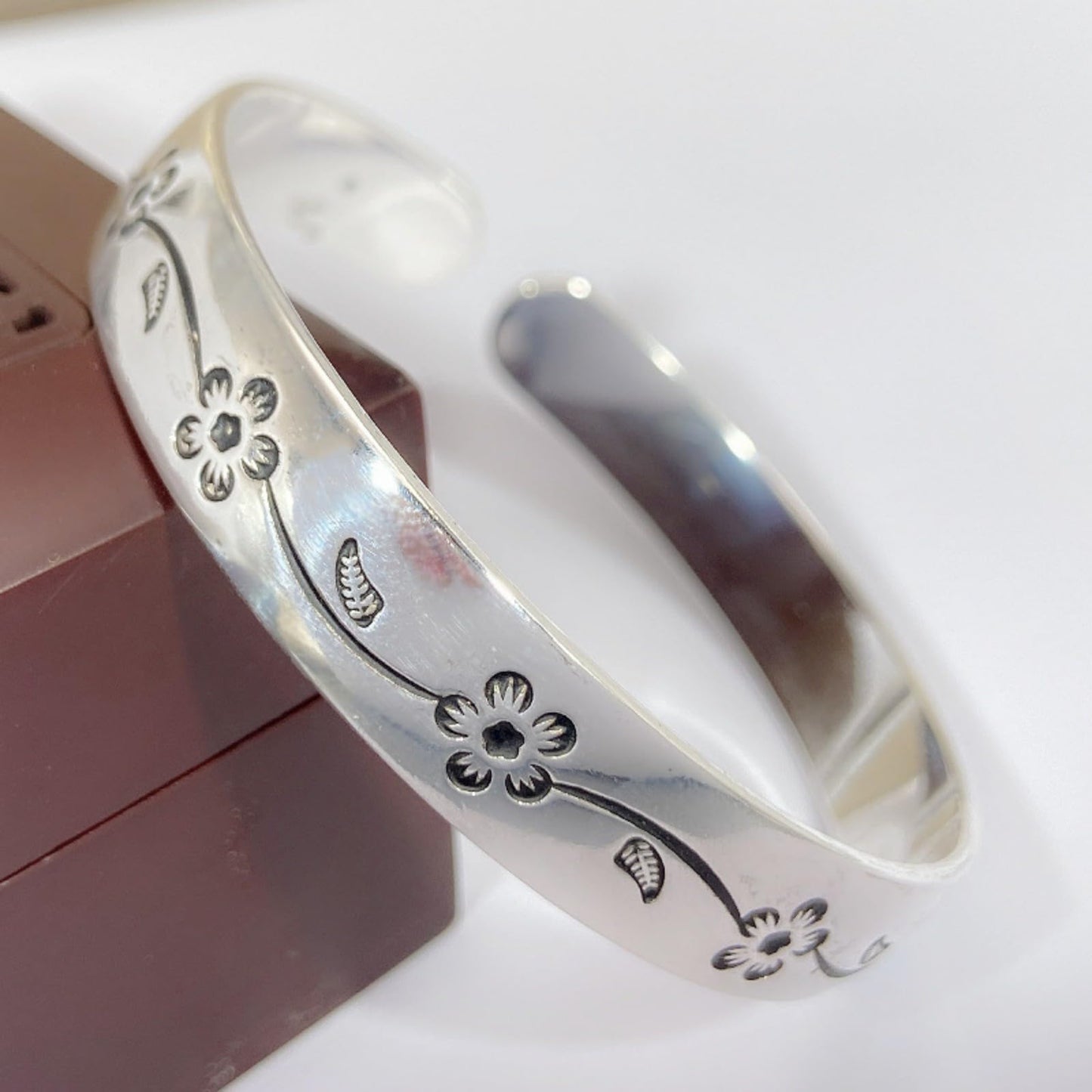 Chunky Wide S925 Sterling Silver Bangle Bracelet for Women Pretty Handmade Floral Open Cuff Bracelet Simple Elegant Adjustable Silver Cuff Bangles Trendy Womens Jewelry Birthday Holiday Acessories