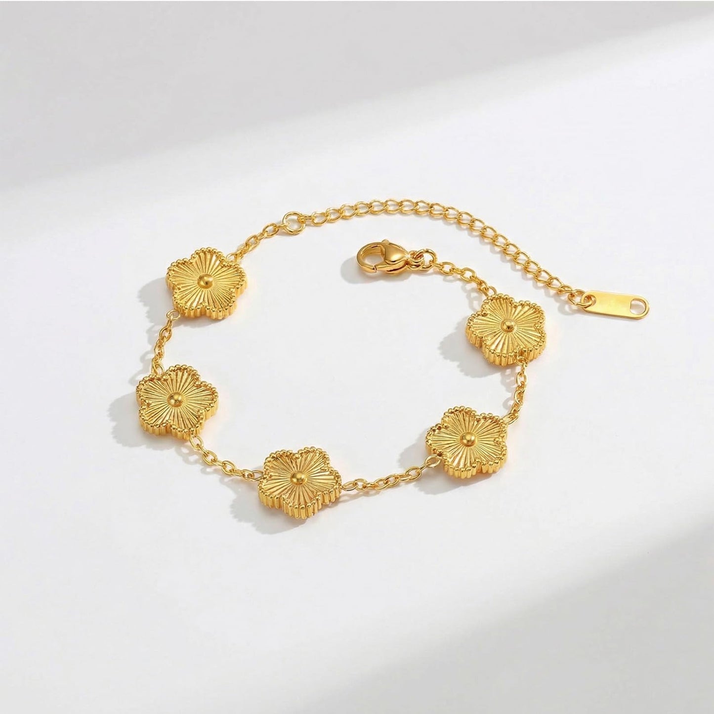Eclatienne Four Leaf Clover Bracelet Set for Women – 3Pcs 18K Gold Plated Lucky Charm Bracelets, Adjustable 4 Leaf Clover Jewelry Gift (White, Black & Gold)