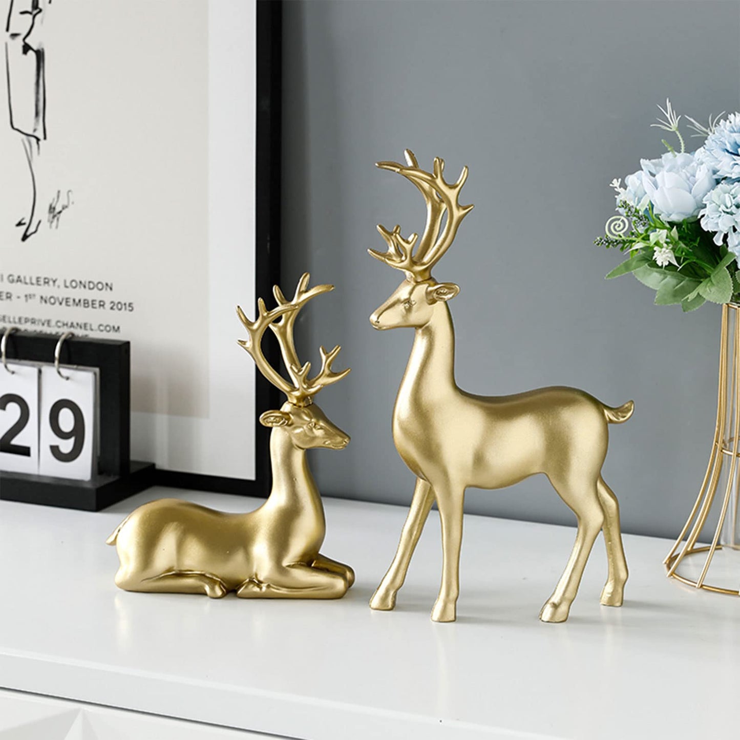 2PCS Carved elk Statue Resin Ornaments, Christmas Reindeer Fortune Seeking Decoration Modern Retro Art Standing and Sitting Posture, Applicable to Living Room and Bedroom (Pure Gold)