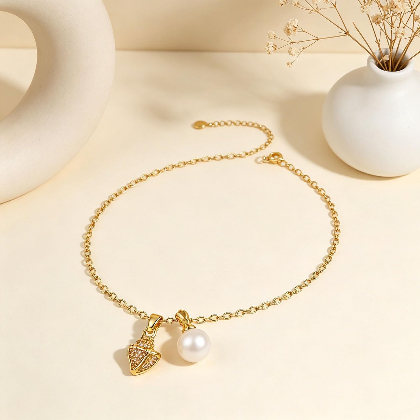 Gold Seashell Starfish Necklace for Women Pearl Starfish Shell Pendant Necklace Boho Conch Necklaces Summer Beach Jewelry (Conch)