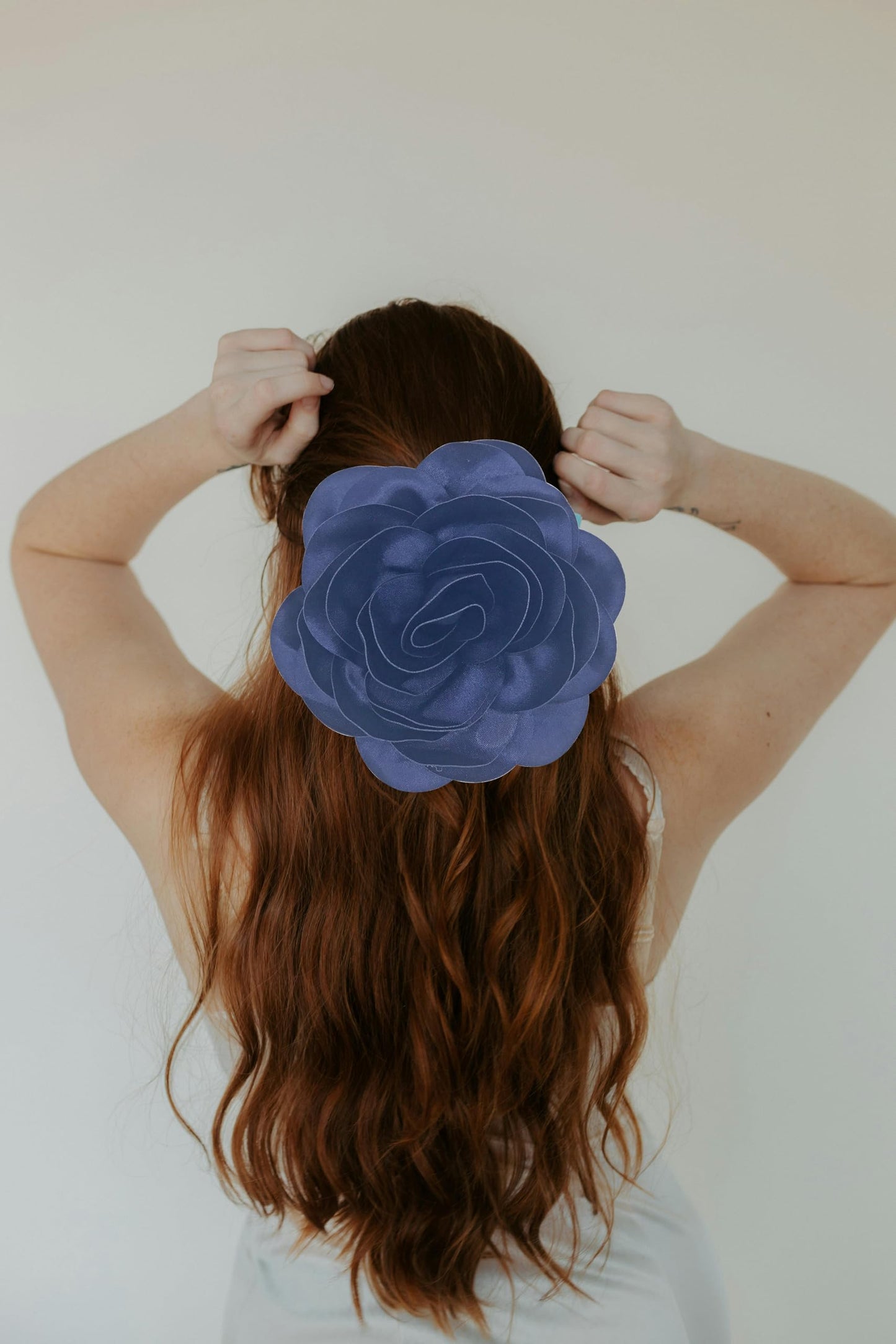 19mm Extra Large Rose Flower Brooches Lapel Pins Dainty Satin Fabric Brooches Big Camellia Flower Brooch Pin for Women Wedding Part Dance Clothes Accessories Jewelry (navy blue)