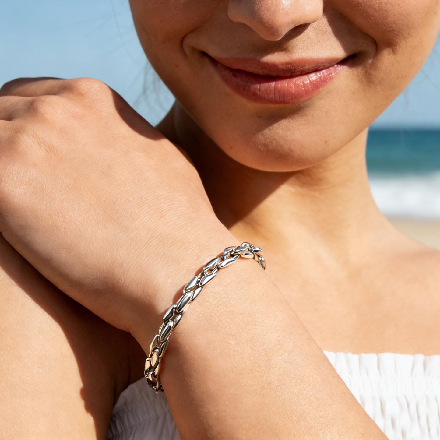 AIAINAGI Silver Link Chain Bracelets for Women Men 7mm Stainless Steel Paperclip Bracelets Rectangle Solid Chunky Chain 7/7.8/8.3Inches Unisex Wrist Jewelry Gift for Mother（7.8inch）