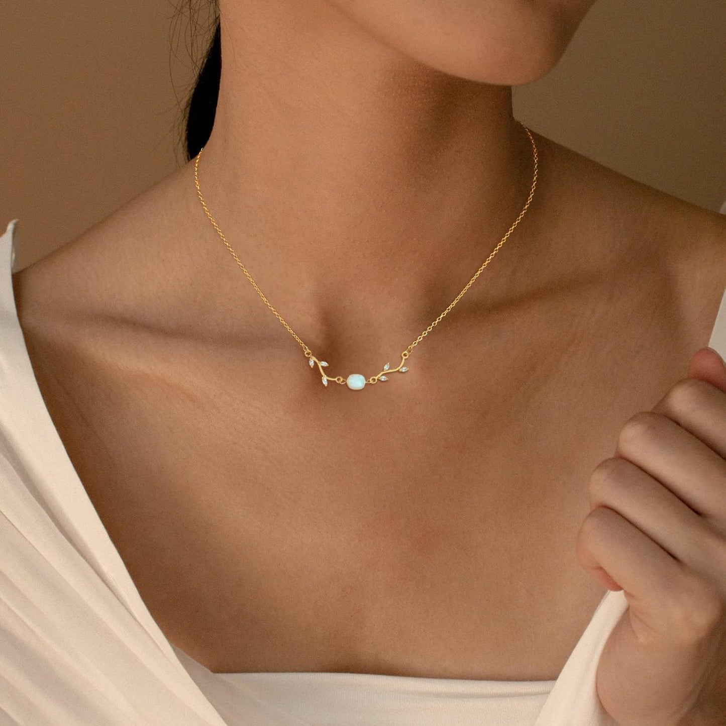 JOBICY Gold Pearl Necklaces for Women: Trendy, Freshwater Pearl Drop Pendant Necklace, 14k Dainty Gold Choker Necklace for Women, Perfect for Prom, Bridal, Wedding, or Gifts