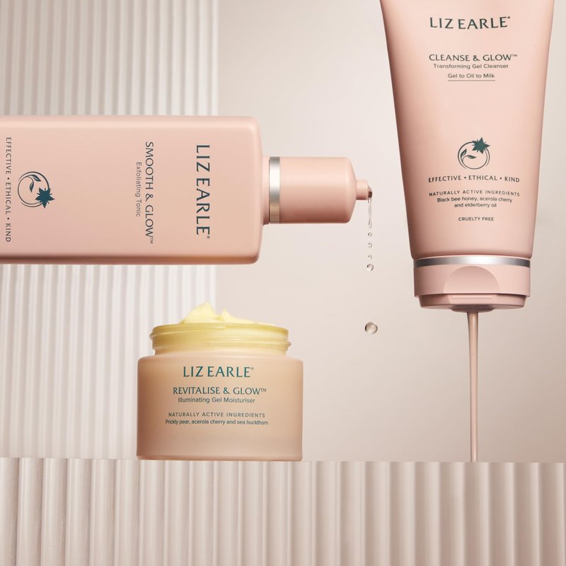 Liz Earle Smooth & Glow Tonic - Gentle Face Toner for Sensitive Skin, Dark Spot Corrector & Pore Minimizer - Enriched with Antioxidant-Rich Botanicals to Reveal Ultra-Smooth, Glowing Skin (200ml)