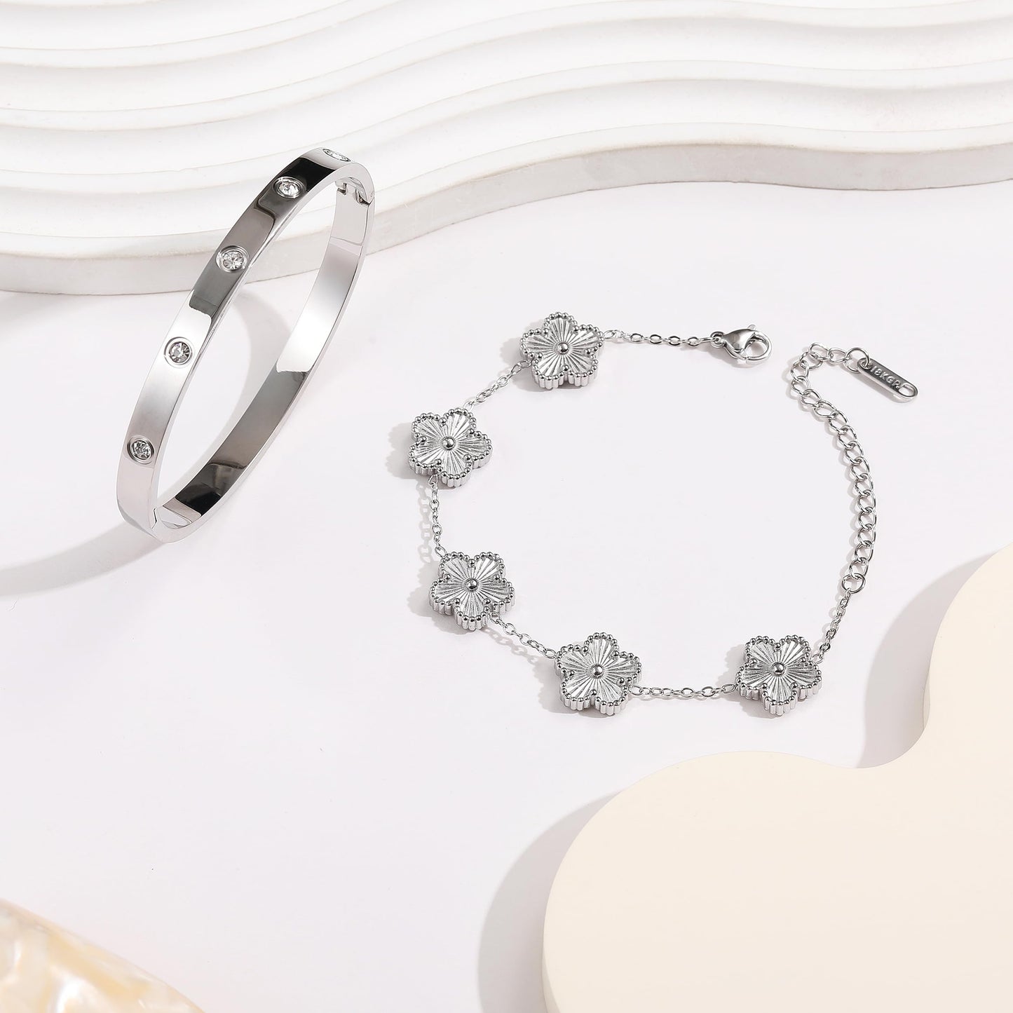 FUNIO 18K Gold Plated Clover Bracelet Love bangle Set for Women - Stack Friendship Silver Bracelet Lucky Link Bracelets Jewelry Gifts Trendy for Women
