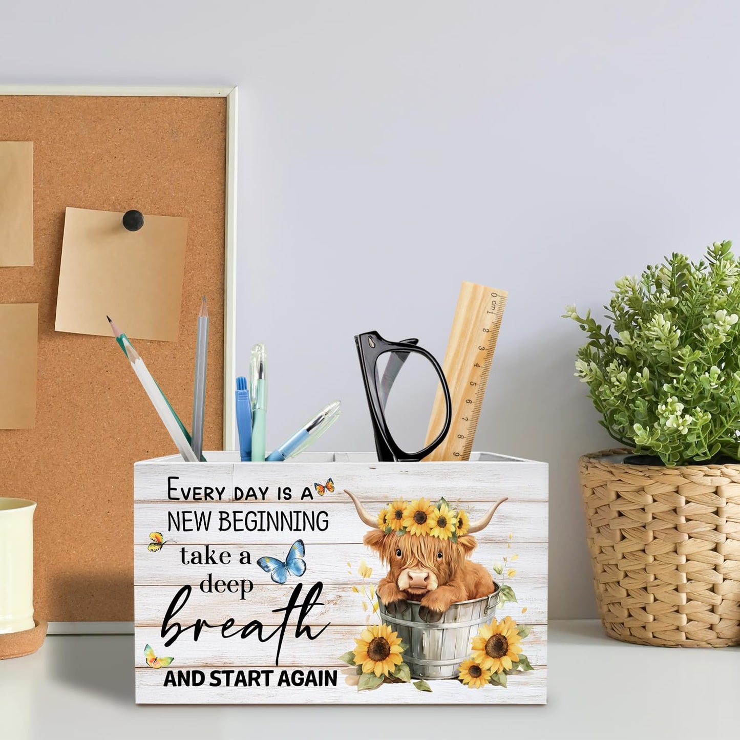 METNBASYY Inspirational Highland Cow Pen Holder for Desk, Highland Cow Lover Gifts Pencil Organizer, Rustic Sunflower Heifer Wooden Box Sign Desk Decor for Girls Room Home Office Decoration