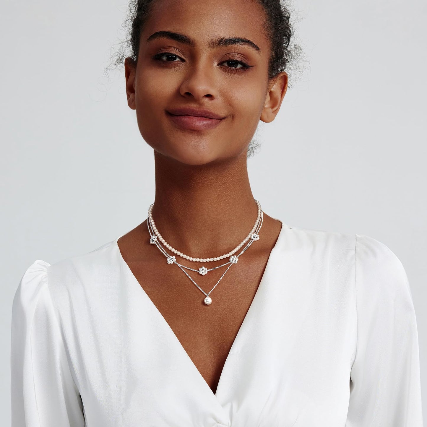 Zeffy Silver Daisy Pearl Necklaces for Women Silver Dainty Layered Pearl Choker Trendy Cute Silver Necklace Stack Wedding Jewelry Sets for Women Bridesmaid Gifts