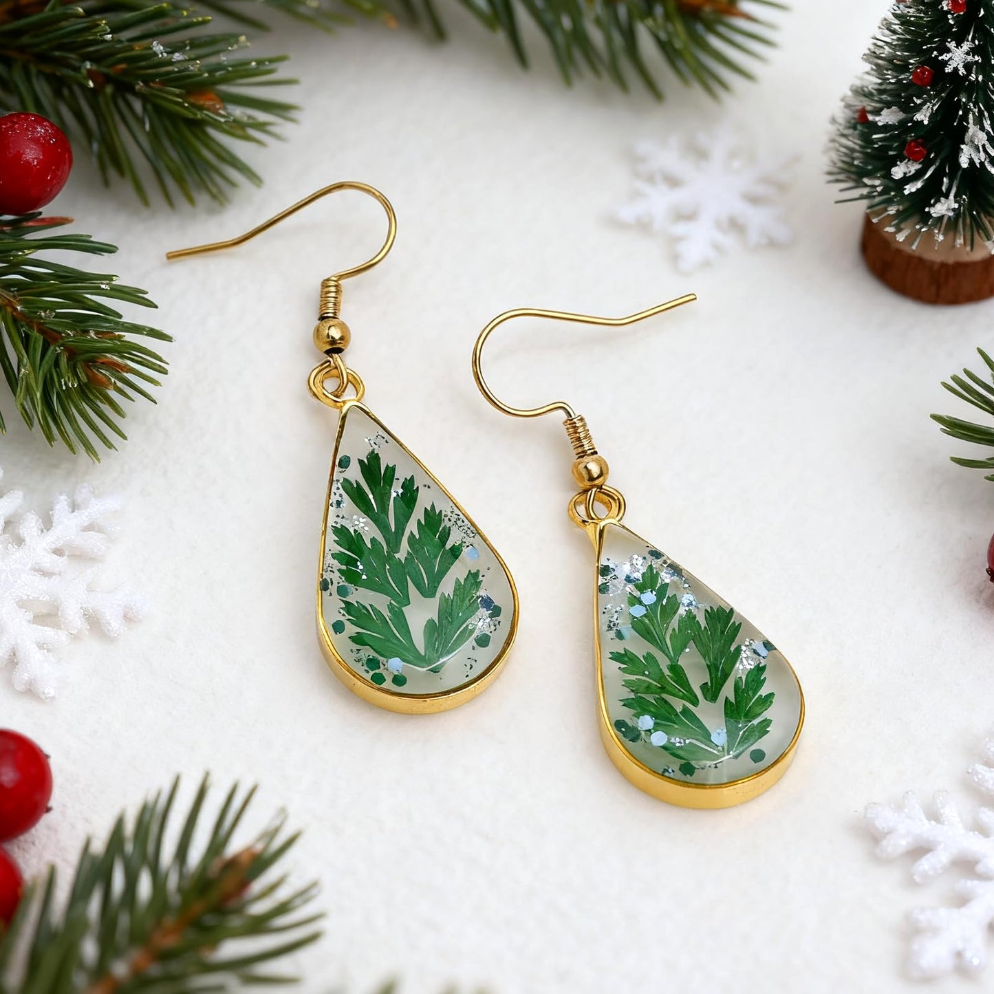 Jean Beau Handmade Pressed Leaf Earrings for Women, Unique Resin Green Dried Leaves Gold Plated Teardrop Dangle Drop Nature Floral Earings Fashion Summer Jewelry Gift