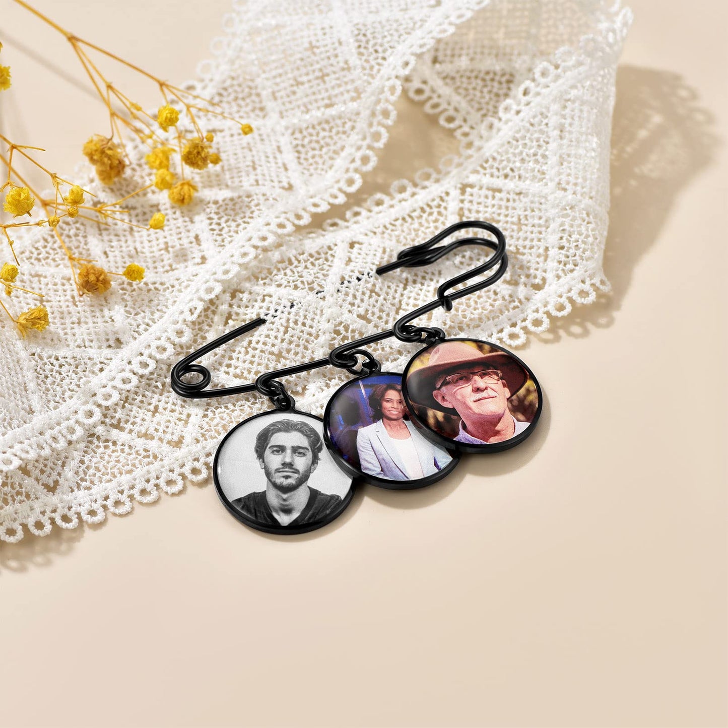 Custom4U Bridal Bouquet Photo Charms Customized Memory Round Charm for Wedding Funeral Boutonniere Pictures Brooch Pins