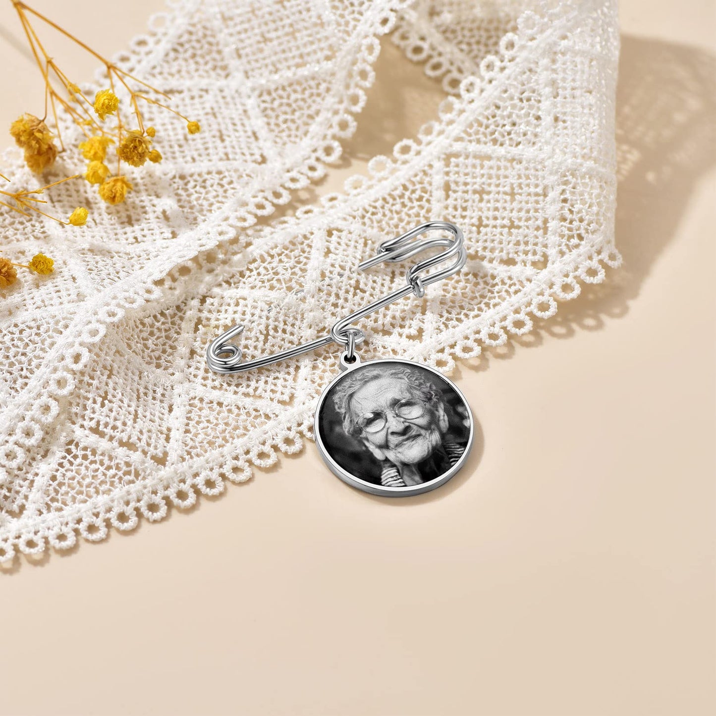 Custom4U Wedding Boutonniere Round Bouquet Charm Pin Customized Photo Charm for Mother of The Bride Groom Women Men