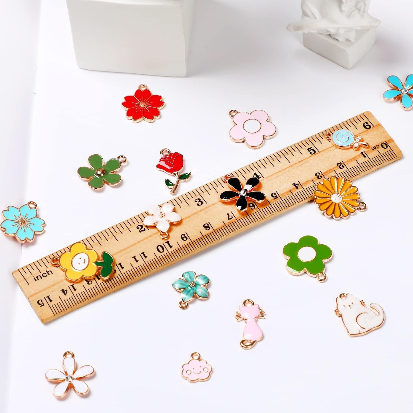 MARFOREVER 120 Pcs Spring Summer Floral Themed Charms, Flower Charms for Jewelry Making, Assorted Gold Enamel Charm Pendants for DIY Necklace Bracelet Earrings Supplies Gifts for Mom Women