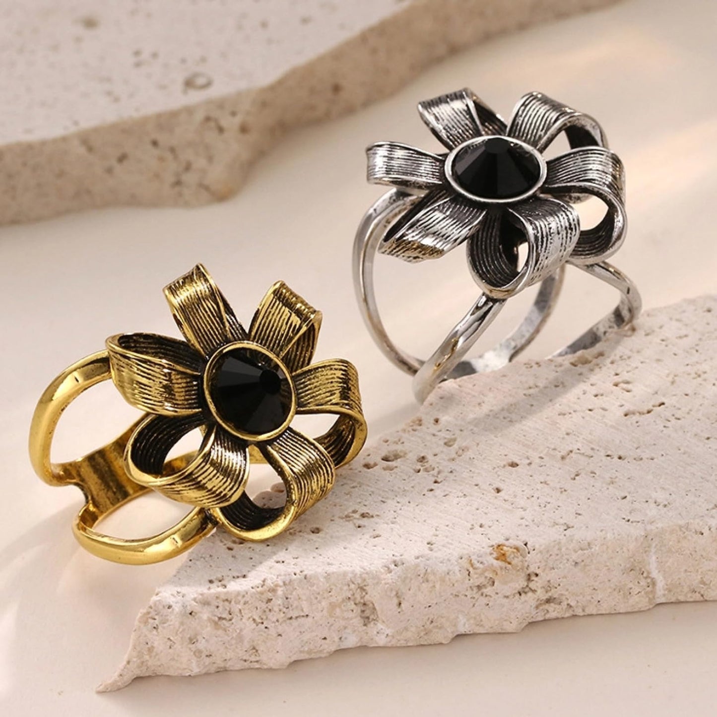 SYWDUDUCLT Gold and Silver Vintege Flower Scarf Ring, Metal Alloy with Black Crystal Center, 2 Pieces