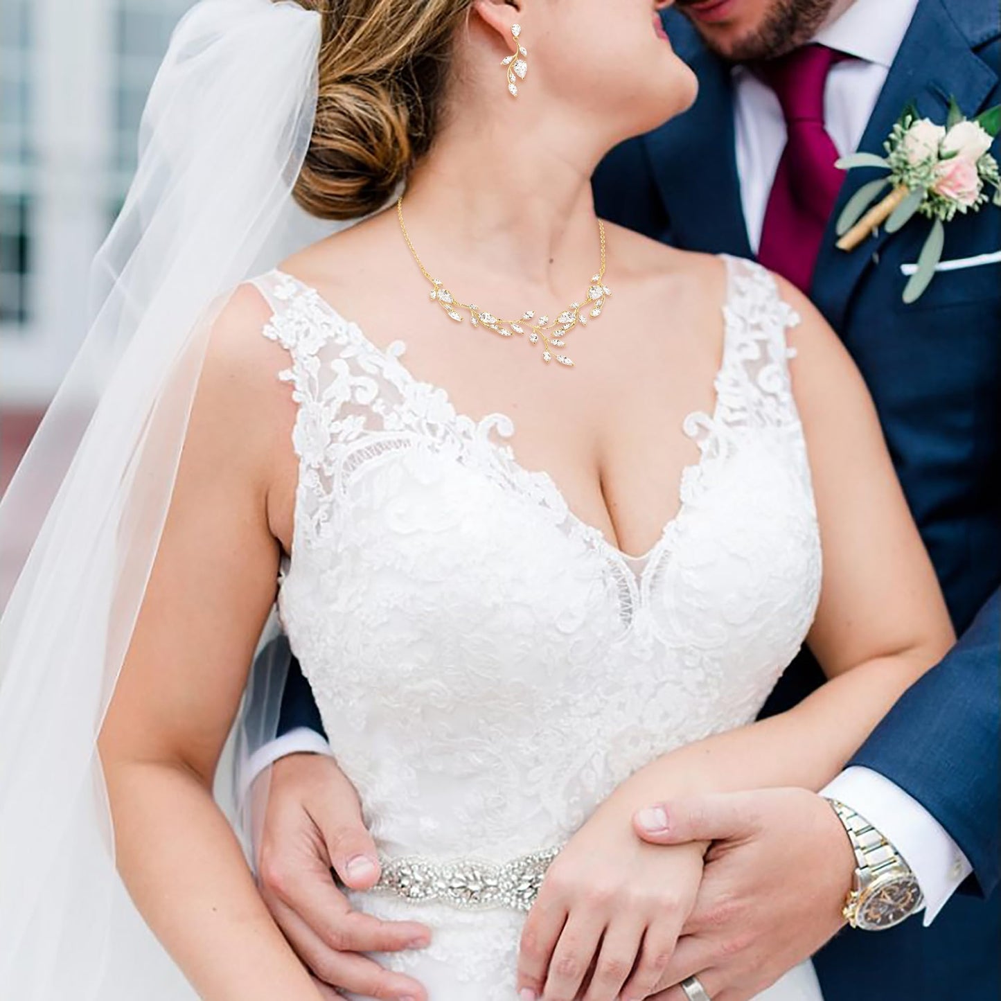 EVER FAITH Wedding Jewelry for Bride Bridesmaids, Sparkly White Cubic Zirconia Gold-Plated-Brass Pear Shaped Leaf Bridal Choker Necklace Earrings Set for Prom