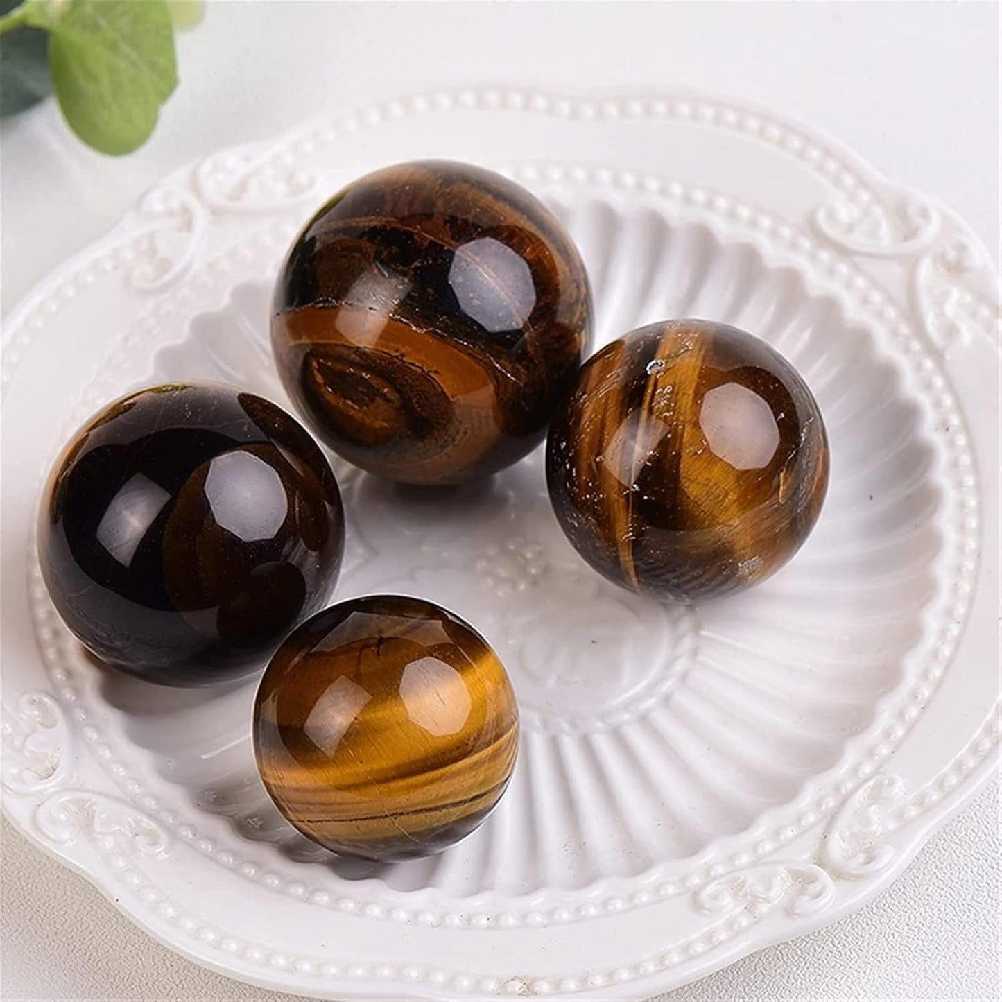 AierCrystal Natural Stone Crystal Sphere Feng Shui Home Decoration Ball Positive Energy Scrying Orb for Meditation Tool for Spiritual Space Purification Globe Diameter 5-6cm Tiger's Eye Sphere