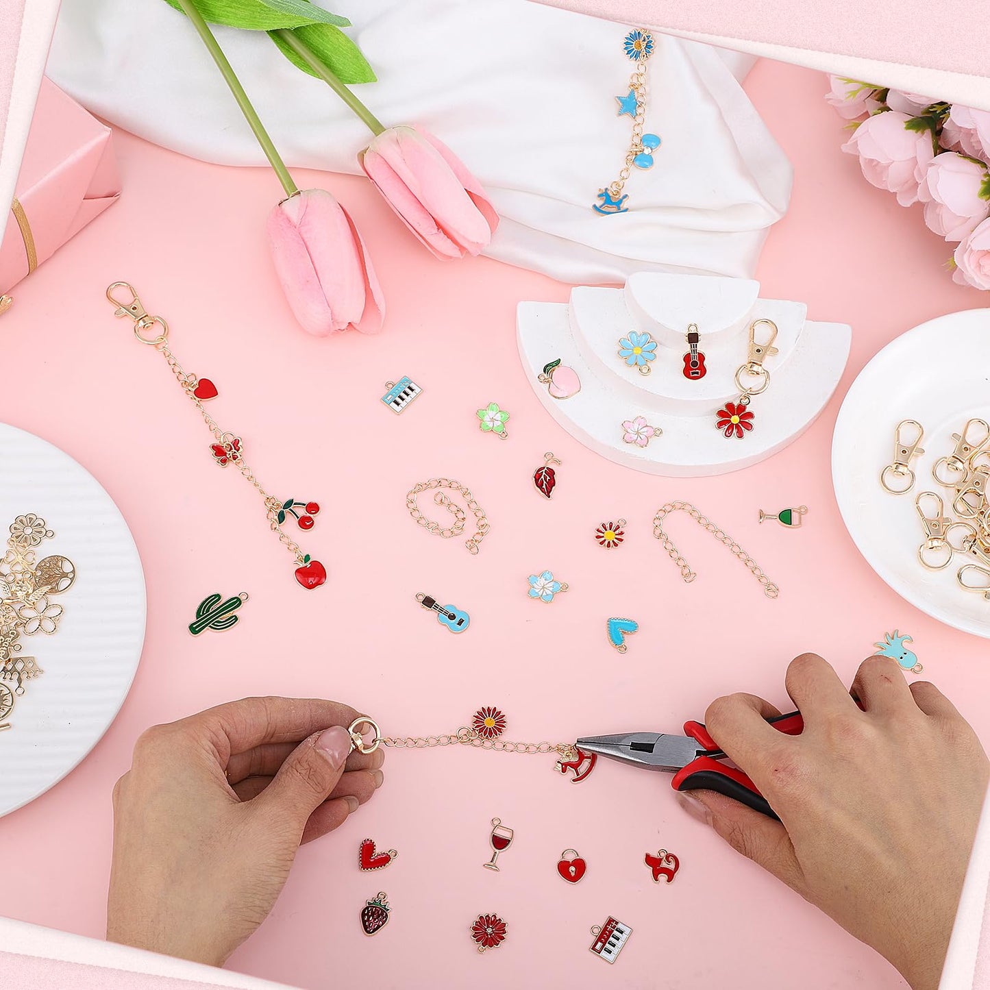 Pengxiaomei 401 Pcs Charms Jewelry Keychain Making Kits, Key Chains Women Cute Mothers Day Gifts Bag Charm Kit Including 150 Charms Keychains Making Supplies for DIY Crafting and Jewelry Gifts