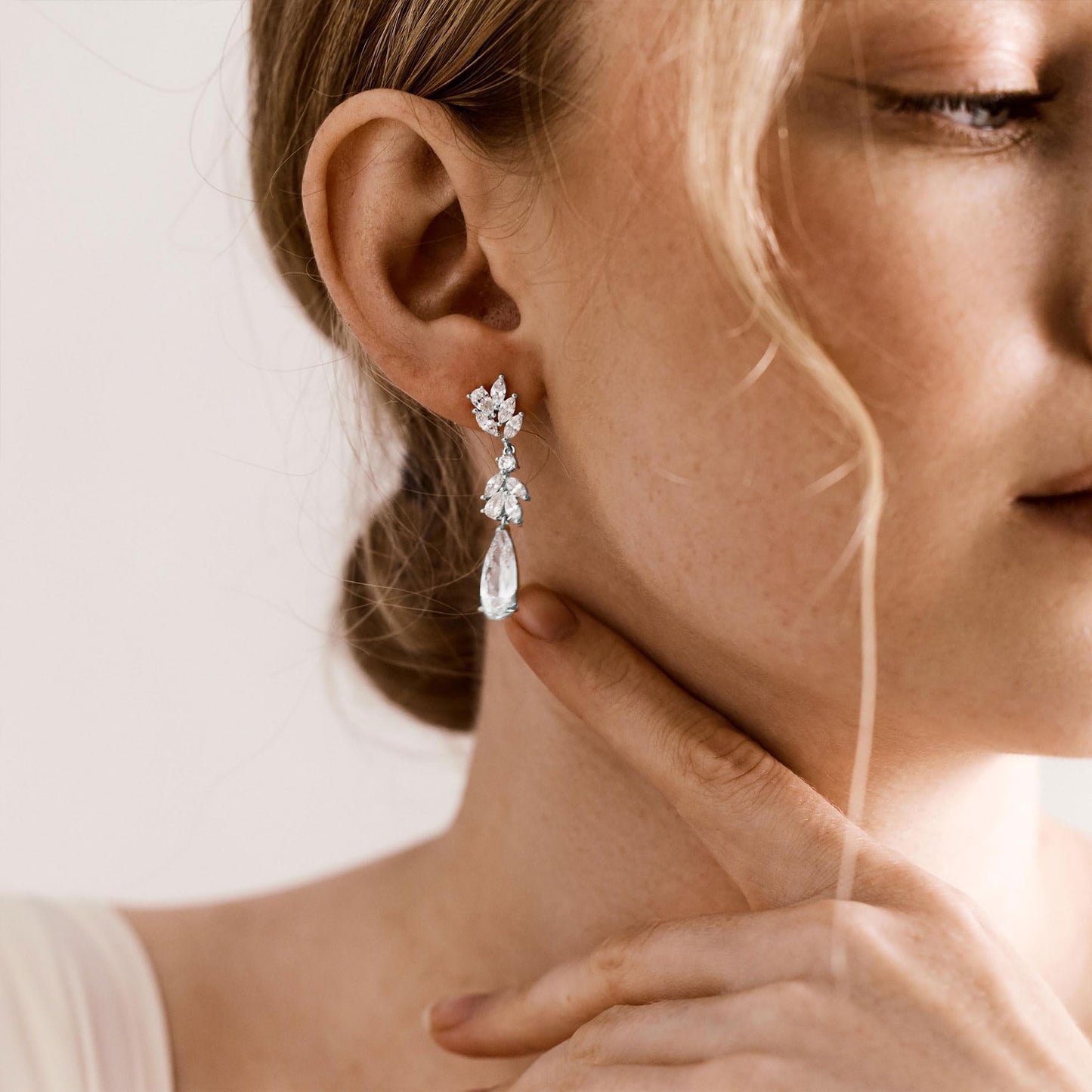 Qyalie Dangle Drop Earrings for Women Wedding Bridal Rhinestone Long Cubic Zircon Dangling Crystal Chandelier Sparkly 14K Gold Plated Dainty Trendy Prom Jewelry (Silver-CZ-Leafdrop)