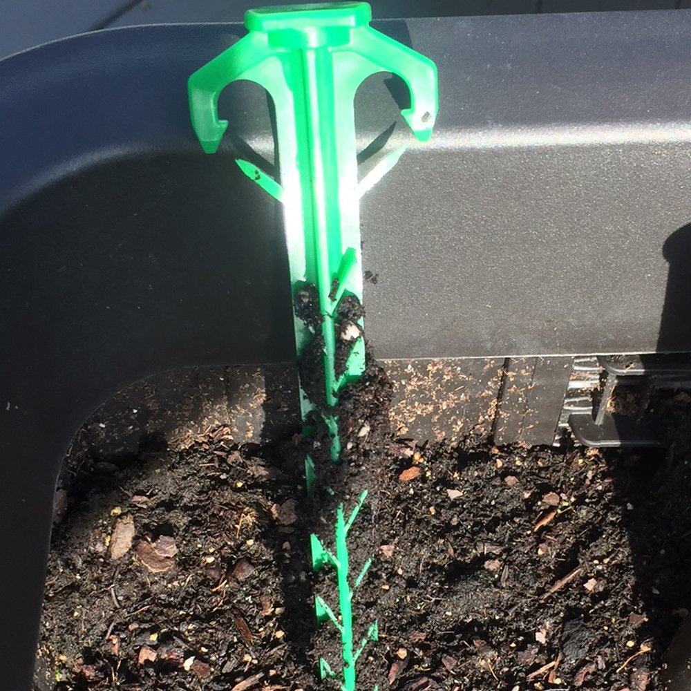 Made in U.S.A. Heavy Duty 6 inch Garden Stakes - Stronger Holding Power vs Metal Landscape Stakes Biodegradable Over Time (No More Rusting Metal) (6 inch, 500, Stakes)