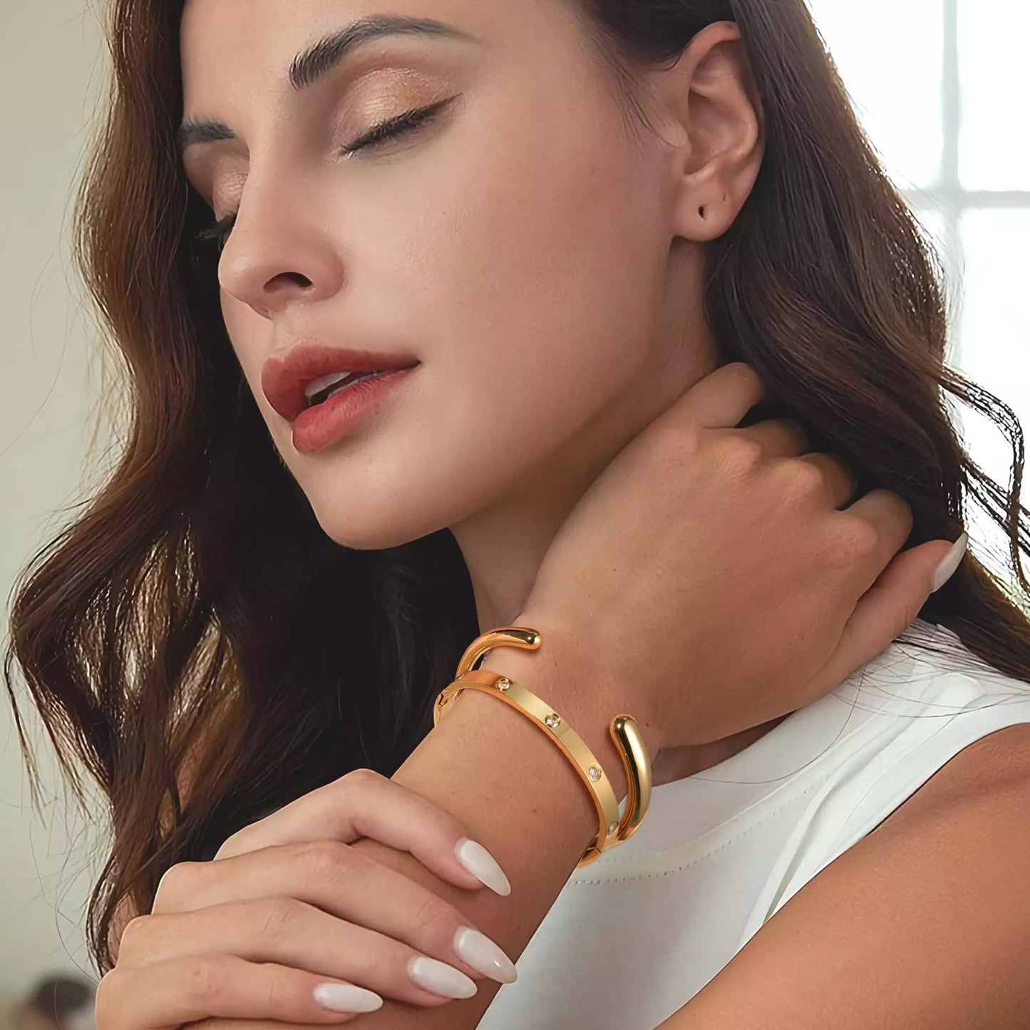 MPRAINBOW Gold Bracelets for Women, 2Pcs 18K Gold Plated Cubic Zirconia Bangle Crystal Friendship Bracelet Jewelry,Wedding Party Christmas Birthday Gift for Girlfriend Sister Daughter