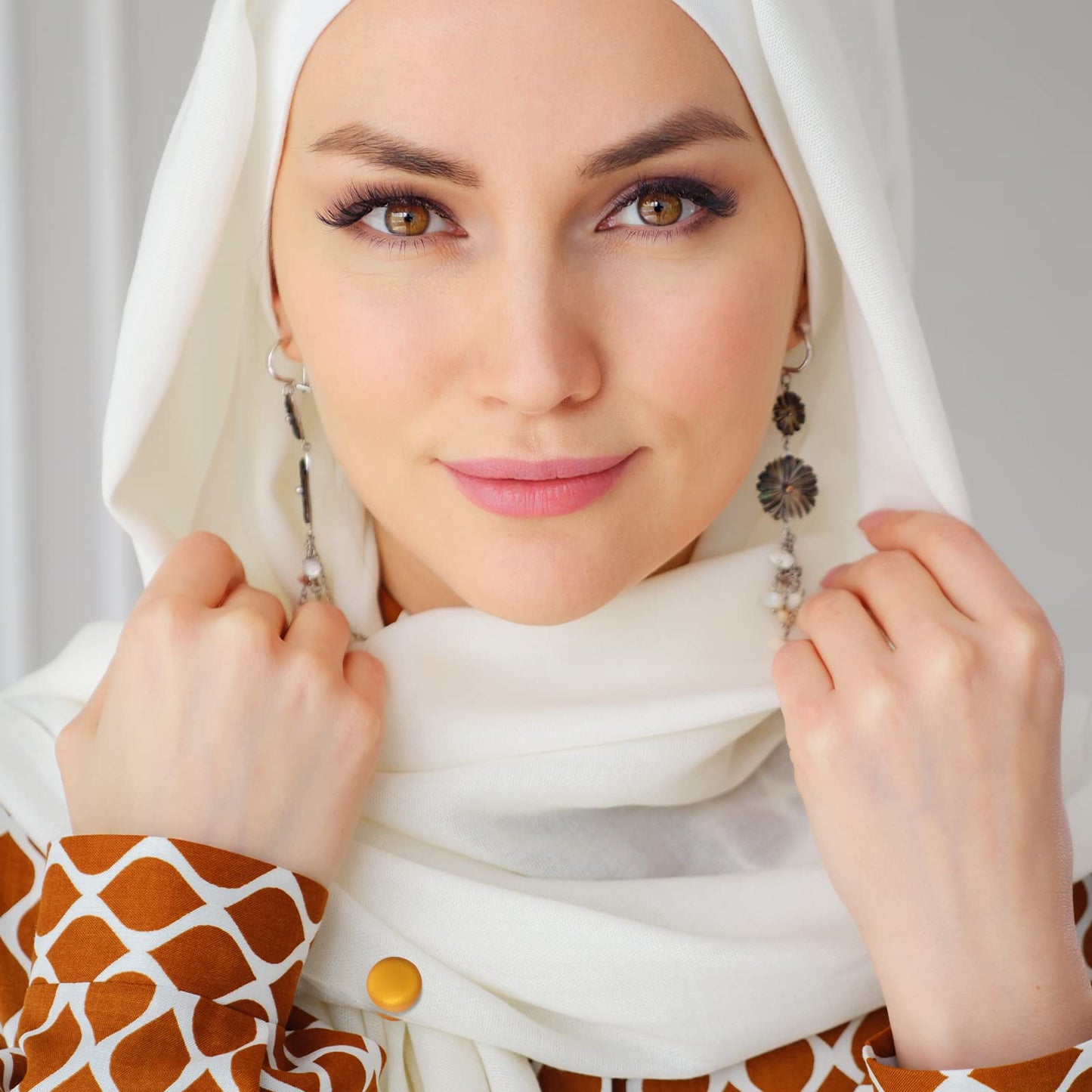 8 Pairs Strong Hijab Magnets Multi-use Pinless Hijab Pins Women for Scarf Dress Cleavage Muslim Magnetic Buttons Veil Pins(Matte Style)