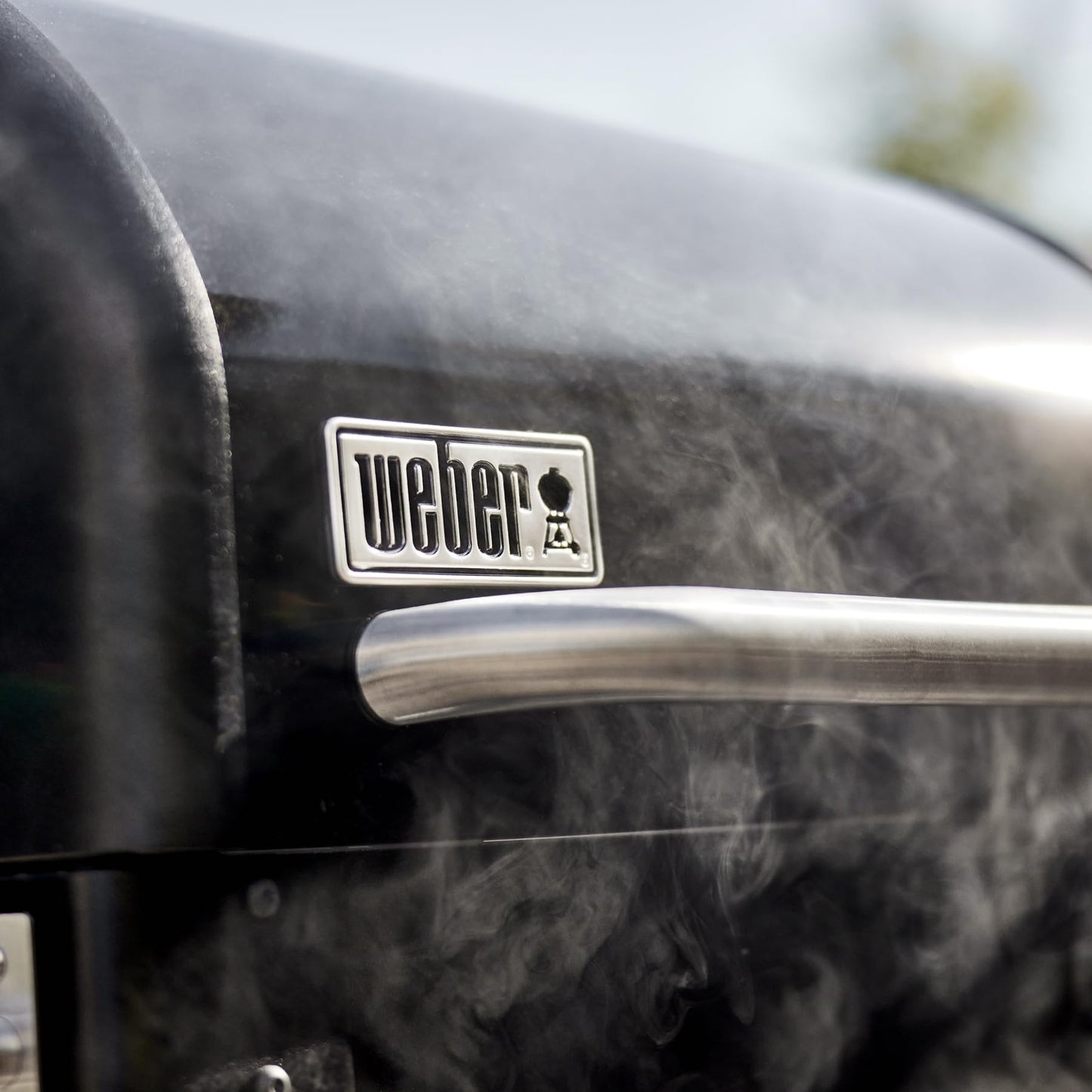 Weber Searwood™ 600 Wood Pellet Smoker Grill – Wi‑Fi & Bluetooth‑Enabled Outdoor Grill for Smoking, Searing, Rapid React PID & Cooking up to 600°F, Black