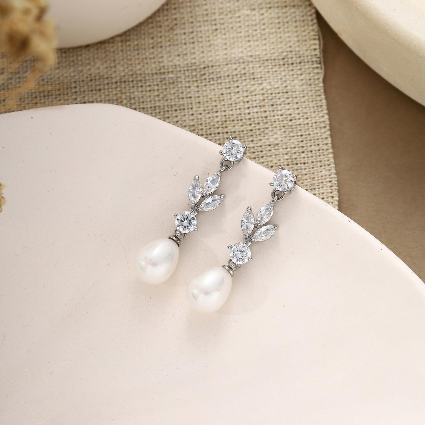 Pearl Earrings for Women Dainty Diamond Pearl Drop Earrings Silver Plated Dangle Earrings for Women Weddings Gifts Bridesmaid Gifts