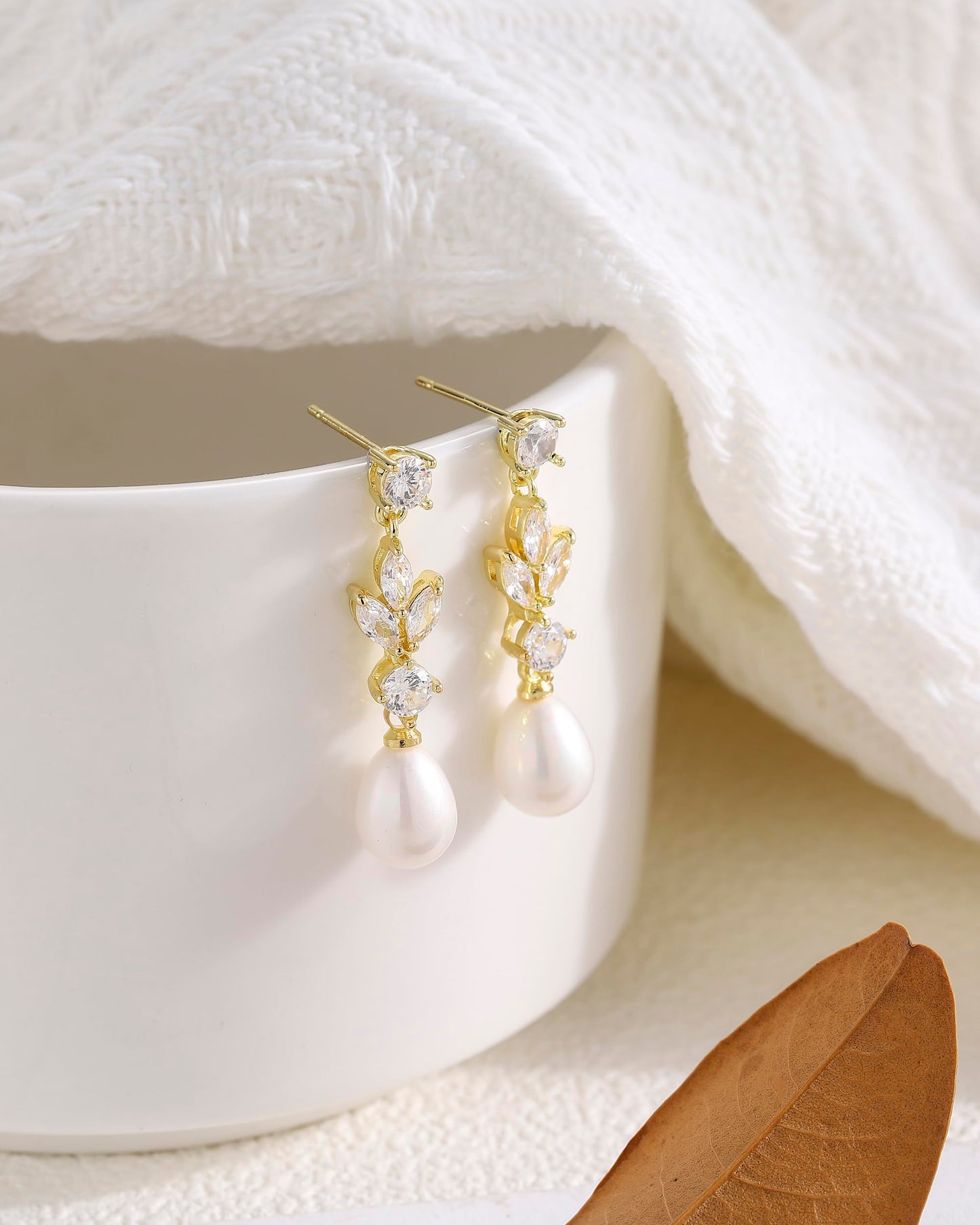 Pearl Earrings for Women, 14k Gold Plated Dangle Pearl Diamond Earrings Bridal Shower Gifts Wedding jewelry for Women