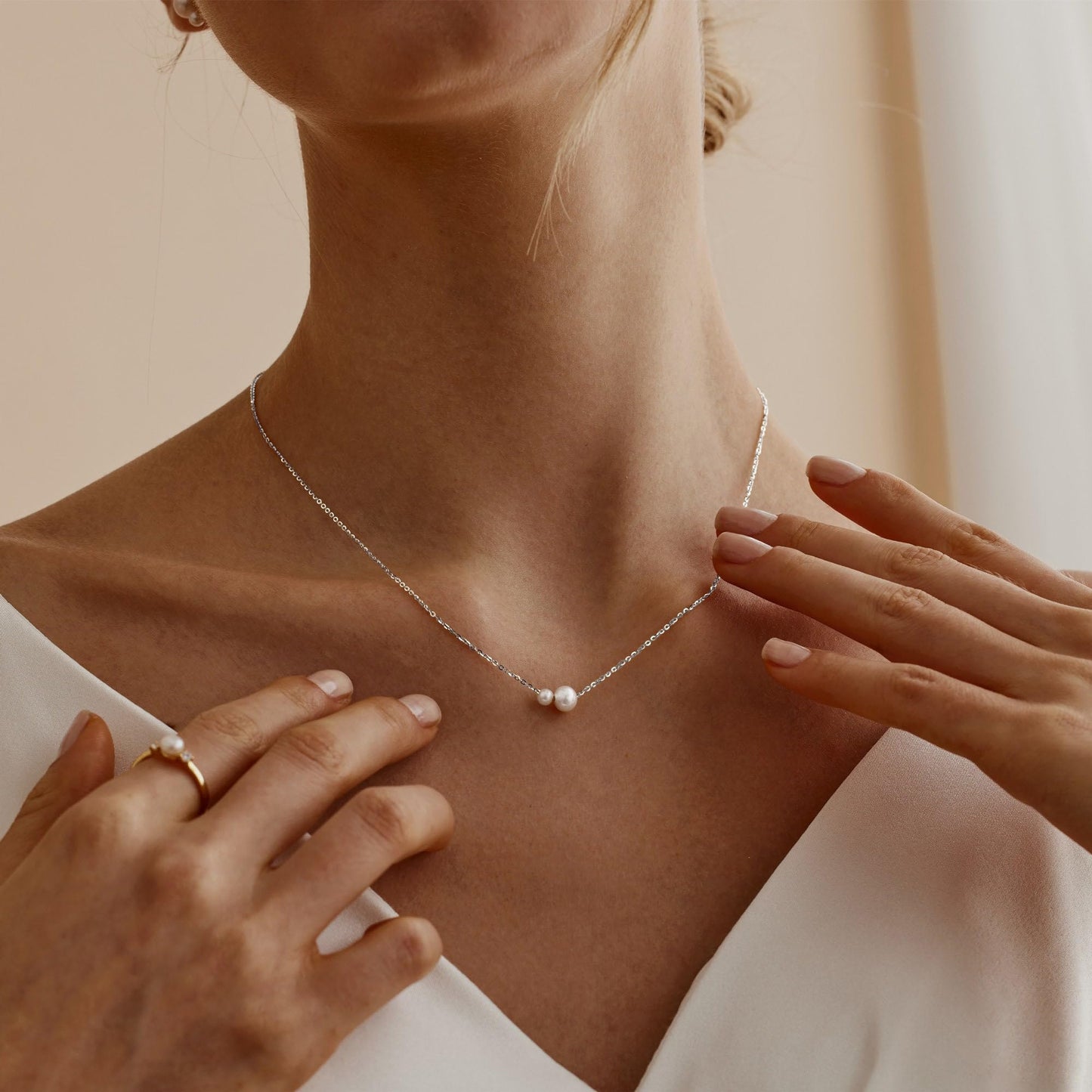 Treasure Bender Silver Pearl Necklaces for Women Trendy Silver Plated Dainty Necklace Simple Pearl Drop Charm Pendant Necklace Women's Jewelry Best Friend Birthday Gifts Silver Jewelry for Women