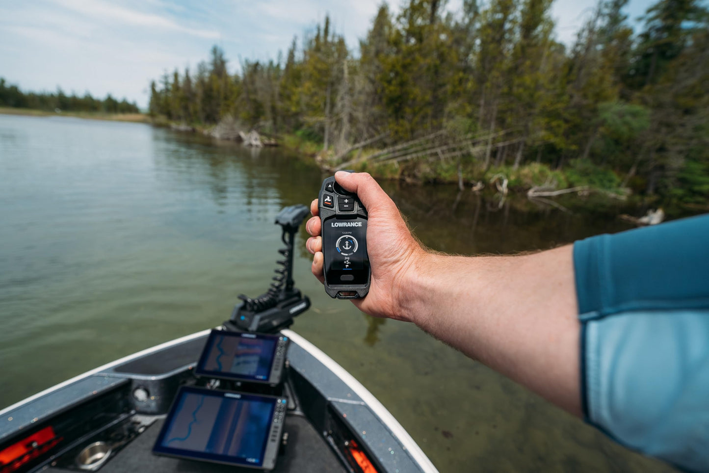 Lowrance Recon Freshwater 48-inch Trolling Motor with FreeSteer Joystick Remote, Wireless Foot Pedal, HDI Nosecone, 000-16172-001