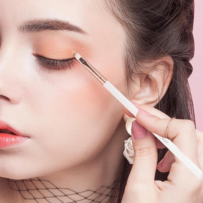 Real Perfection Makeup Brush Set 16 Pcs with 1 Eyebrow Razor Premium Synthetic Foundation Powder Concealers Eyeshadow Blush Makeup Brushes Make up Brushes Kit (White)