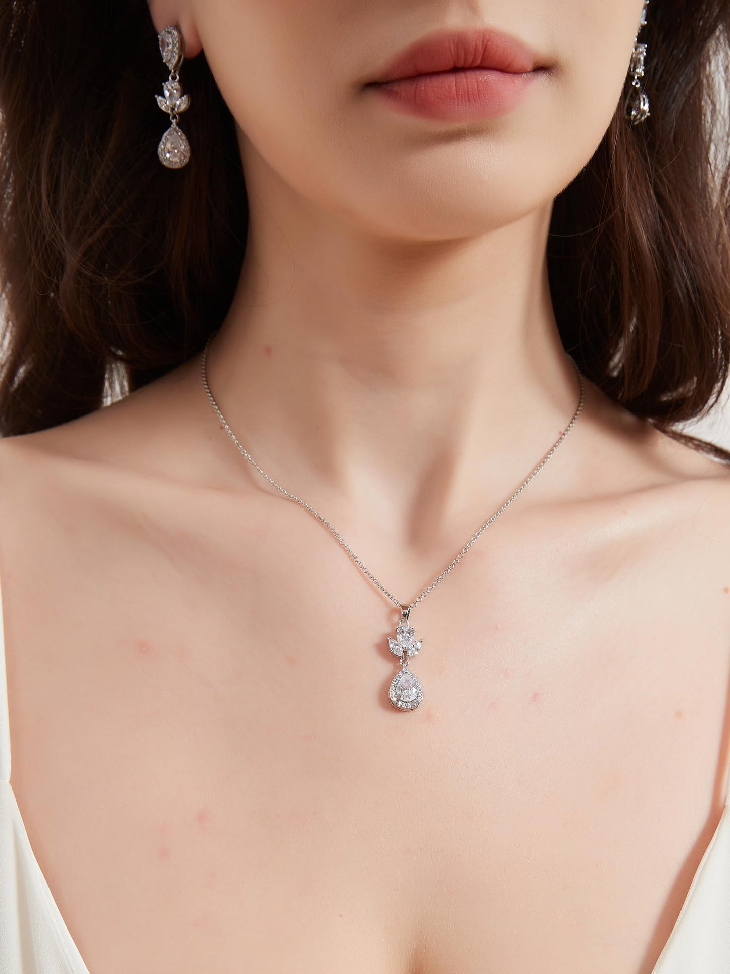 UDYLGOON Elegant Bridal Jewelry Set for Bride Bridesmaid Wedding Prom Teardrop Necklace Earrings Bracelet Set