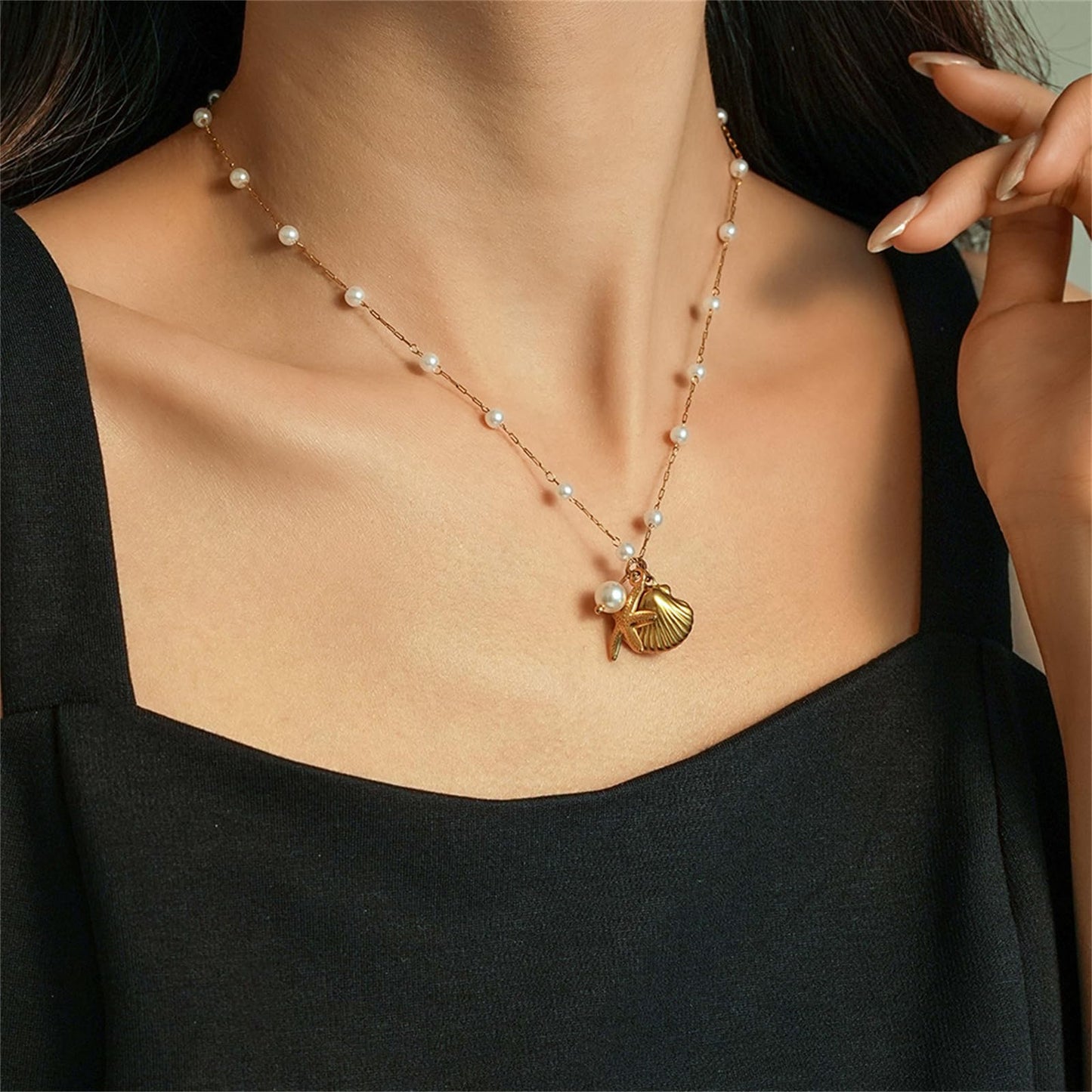 Boho Starfish Seashell Layered Necklace Gold Silver Plated Dainty Charm Double Layer Sea Shell Lucky Stars Ocean Animal Chain Necklace for Women Hawaiian Summer Beach Vacation Jewelry Gifts (Gold pearl necklace)