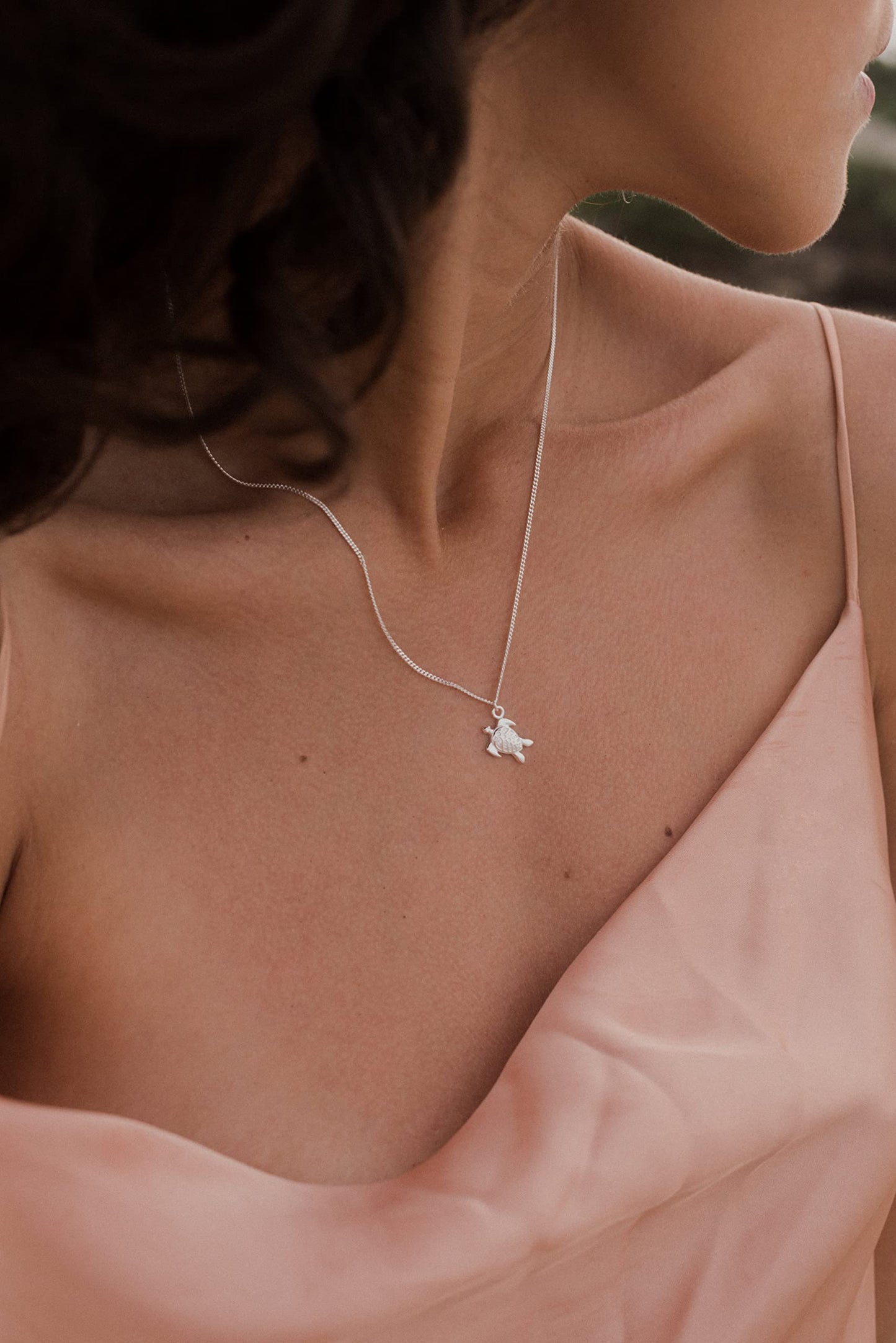LUUK LIFESTYLE Necklace in 925 sterling silver with turtle pendant, HAPPINESS gift card, travel lucky charm, 19” adjustable length, women's festival jewelry, fashion accessory, marine motif, silver