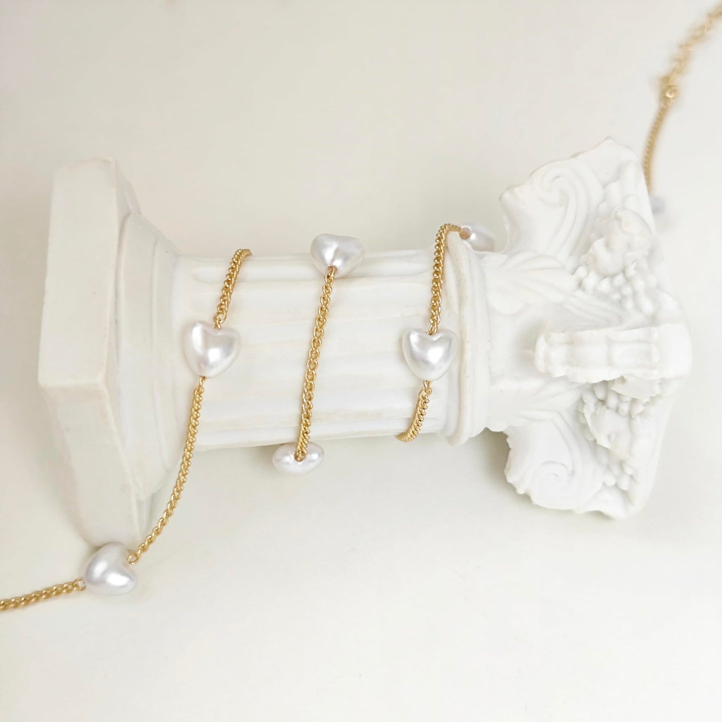 Zeffy Gold Pearl Necklace Heart Necklace as Pearls Jewelry Dainty Necklaces for Women Summer Jewelrys Gold and Pearl Choker for White Pearls Necklaces as Wedding Jewelry Gift