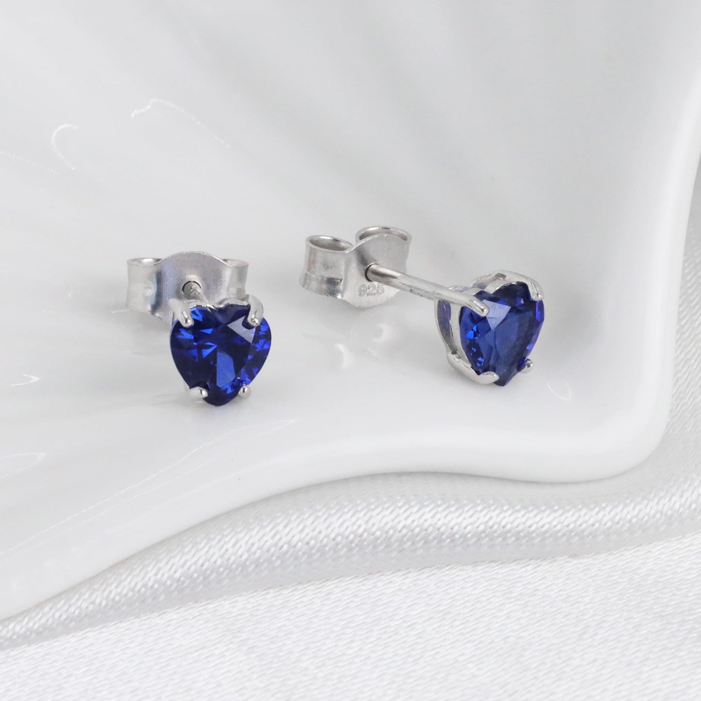Belinda Jewelz - Heart Stud Earrings, 5mm Cubic Zirconia Heart Earrings with Prong Setting, 925 Sterling Silver Earrings Studs, Sapphire Blue Stud Earrings for Women