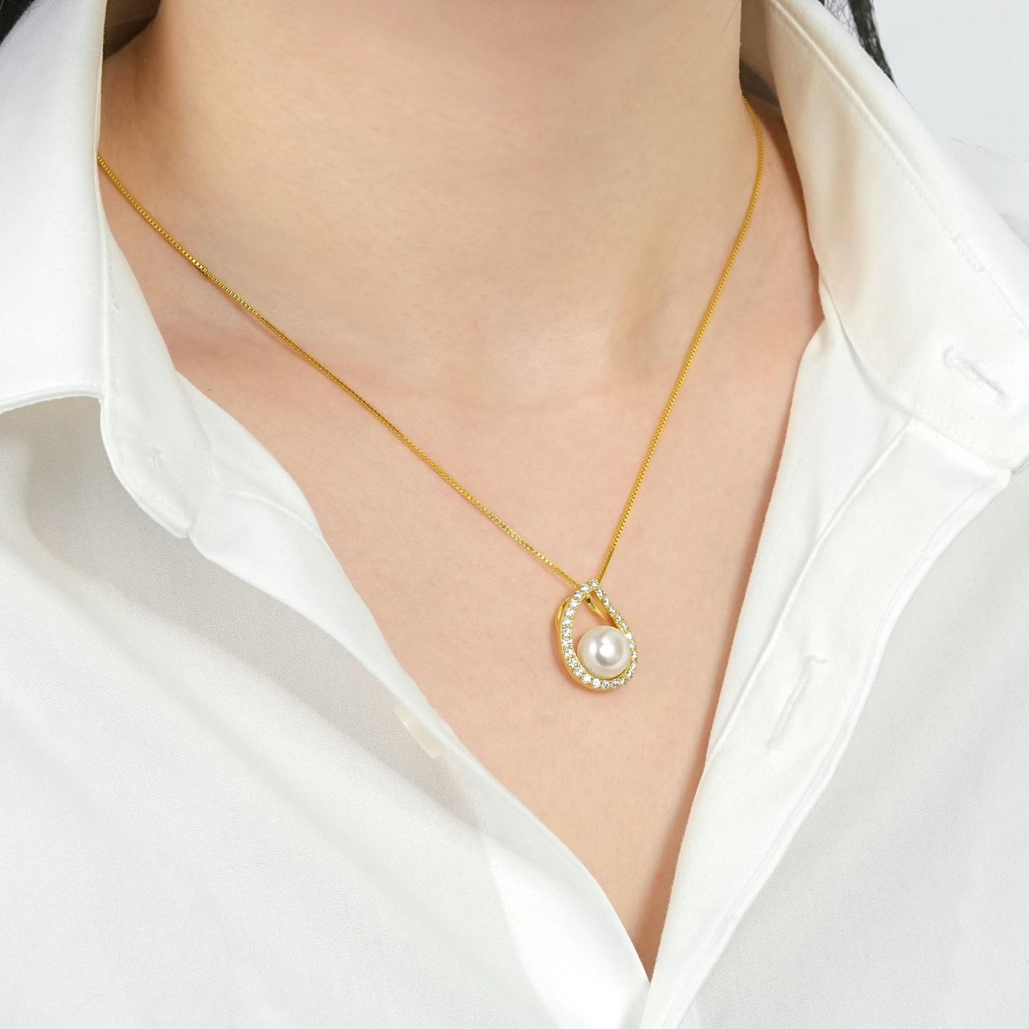 DENGGUANG Pearl Necklaces for Women, 925 Sterling Silver Freshwater White Pearl Pendant Necklace, Shiny Moissanite Pearl Wedding Jewelry for Bride Bridesmaid(9-10mm)