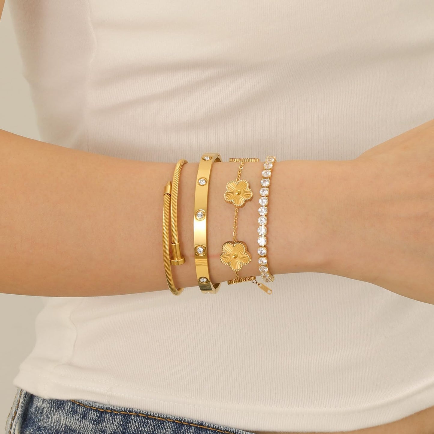 Zesnoy 18K Gold Plated Womens Stackable Floral Gold Clover Bracelets Set Love Bangle Bracelets Non Tarnish, Bracelet Set Trendy Jewelry, Gifts for Women's Day and Mother's Day