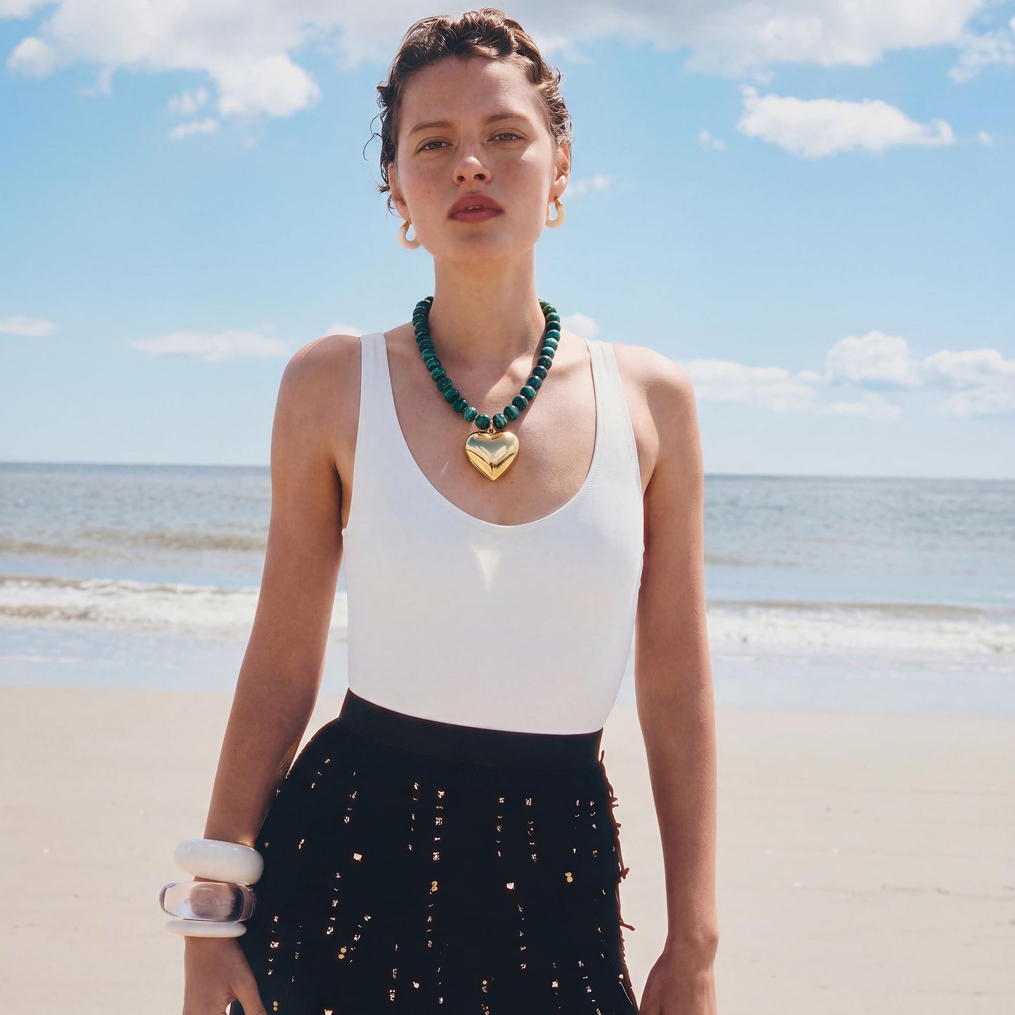 MIUSISHIYU Dark Green Faux Malachite Resin Chunky Necklaces for Women, Trendy Beaded Puffy Gold Heart Pendant Statement Choker, Lightweight Boho Y2K Summer Beach Jewelry