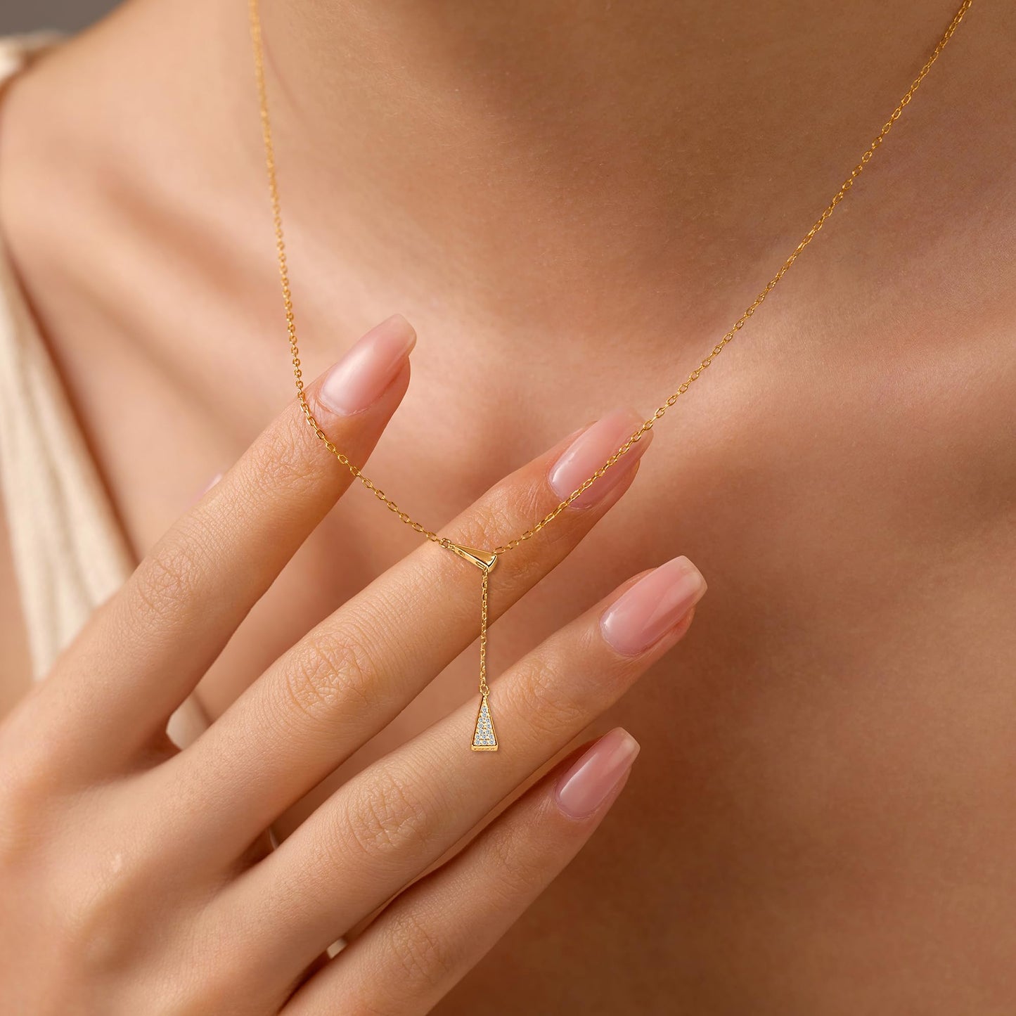 UTISUVIKO Triangle Necklace for Women, 925 Sterling Silver Dainty Geometric Shapes Necklace Triangle Cubic Zirconia Pendant Y shaped Necklace Aesthetic Simple Gold Necklace Jewelry Gifts for Mother's