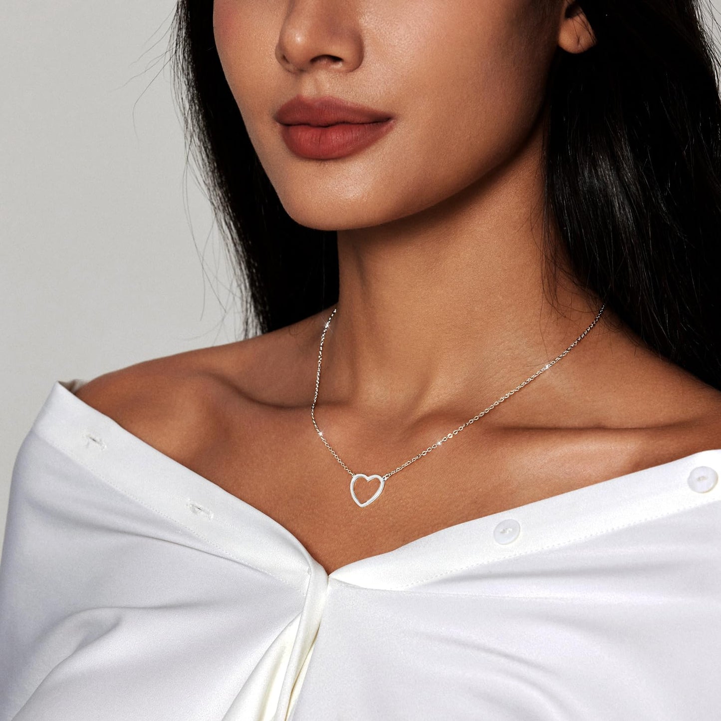Zeffy Silver Heart Necklace for Women Cute Necklaces Trendy Open Heart Choker Necklaces Dainty Simple Silver Jewelry for Women Gifts