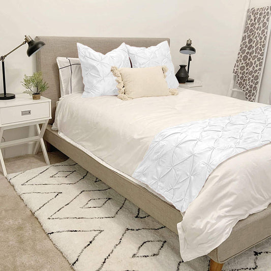 ABP COLLECTION Luxury Pinch Pleated Bed Runners - 100% Cotton 800 Thread Count, Modern Hotel Quality, California King Size, White