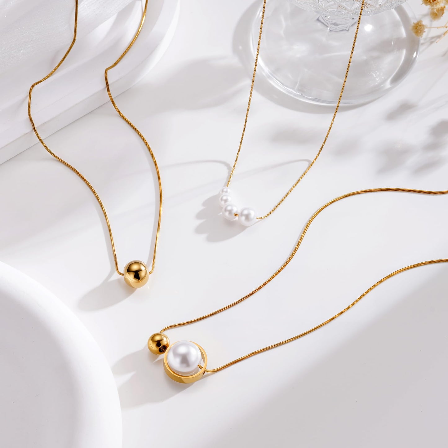 Rcidan Pearl Necklaces,Silver Daisy Birthday Gifts 4 Pearls White Necklace as Prom Bridesmaid Jewelry gifts,Daisy Pearls Choker for Women's Pearl Strand Necklaces as Silver and Gold Choker for Teens