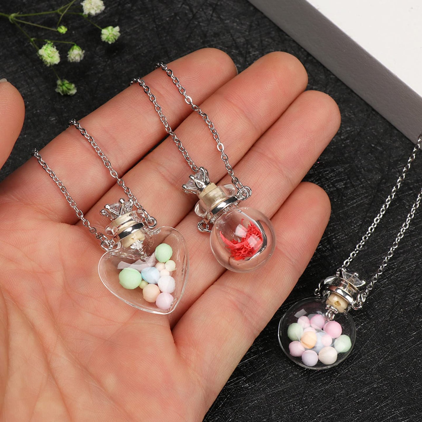 Women Long Necklace Clear Glass Aromatic Water Essential Oil Diffuser Bottle Natural Crystal Pendant for Girl Essential Oil Necklaces for