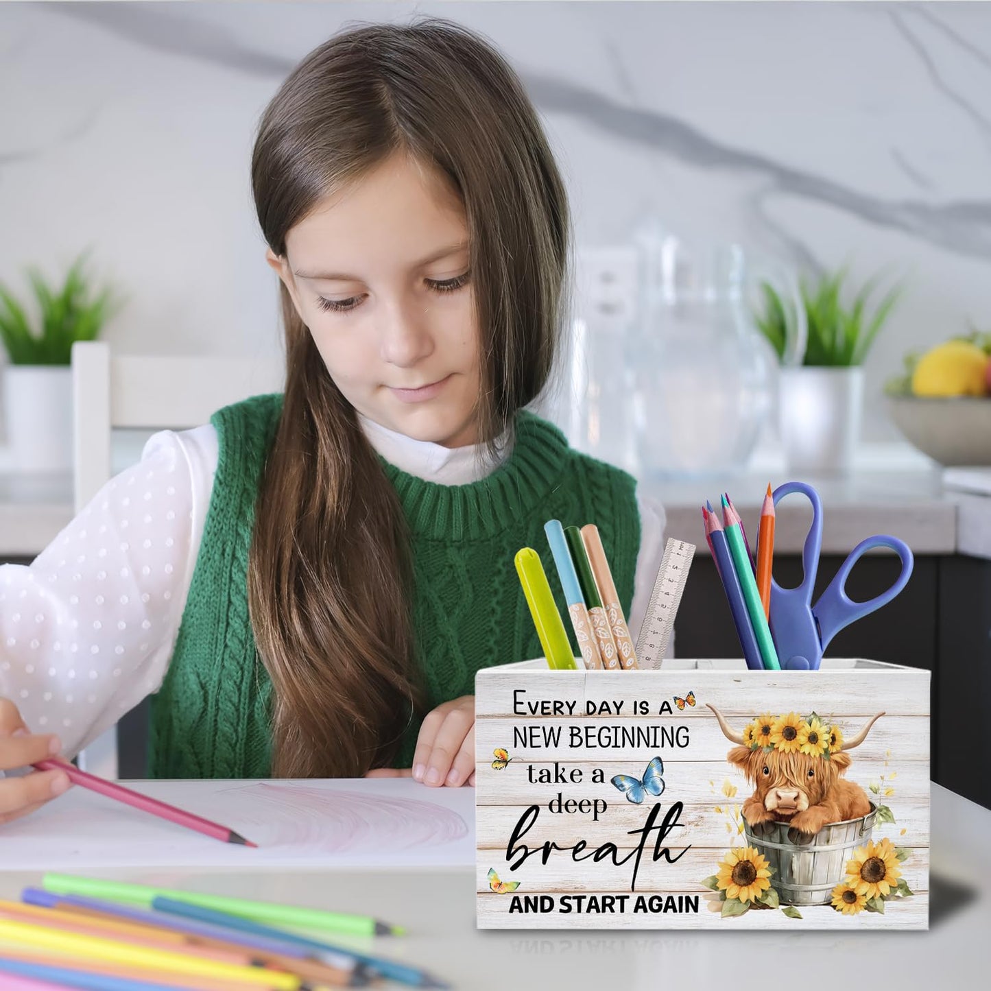 METNBASYY Inspirational Highland Cow Pen Holder for Desk, Highland Cow Lover Gifts Pencil Organizer, Rustic Sunflower Heifer Wooden Box Sign Desk Decor for Girls Room Home Office Decoration