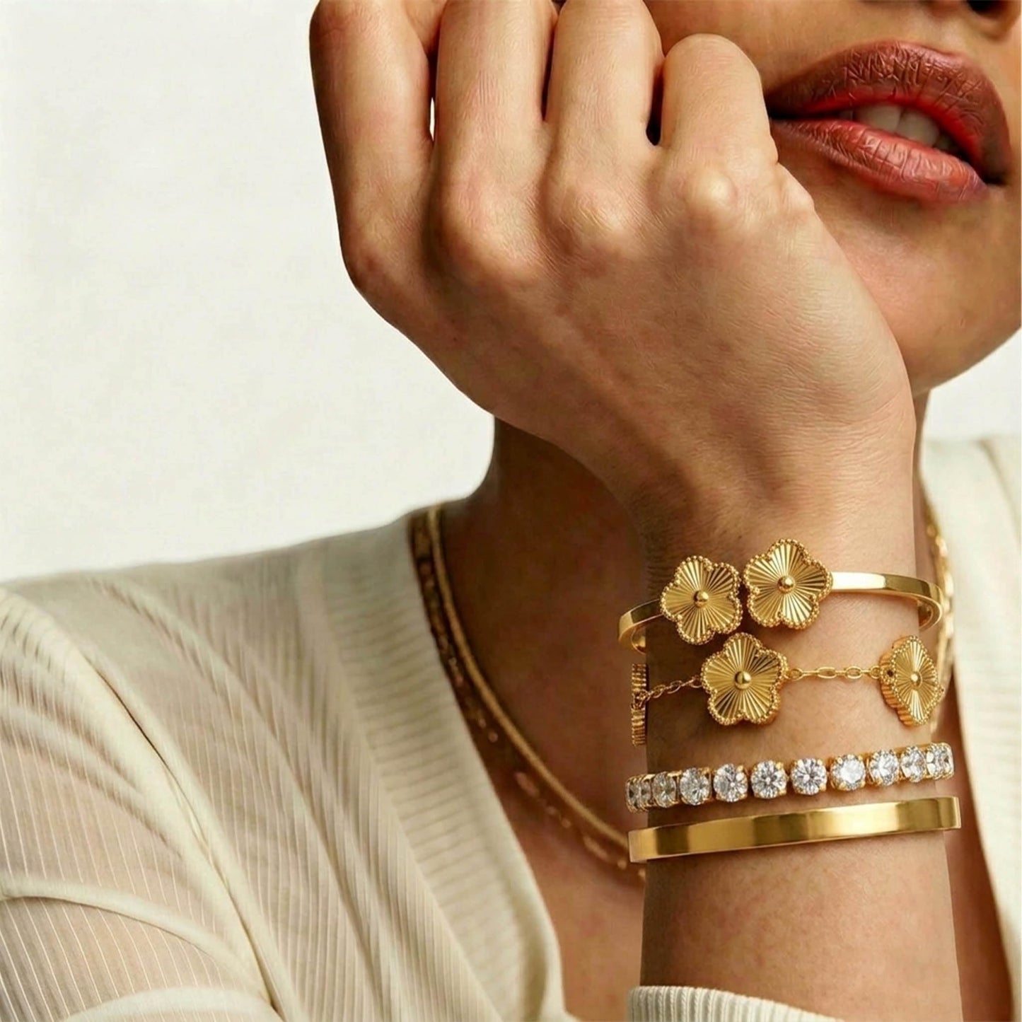 ISELBDR Gold Clover Bracelets for Women, 18K Plated Tennis Gold Bracelet Stack Non Tarnish Stainless Steel Gold Bangles Accessories Designer Jewelry (Gold-A)