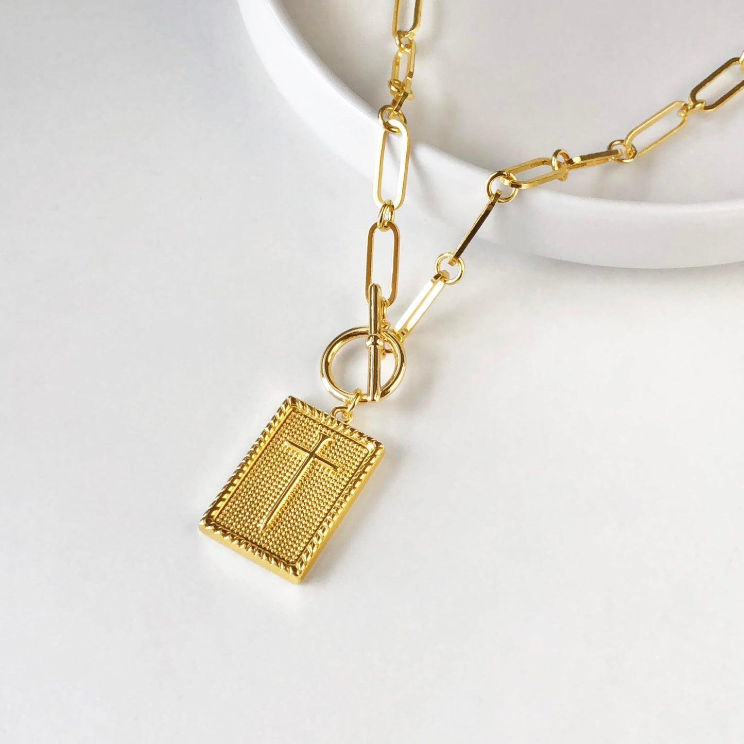 HAXIYA 14K Gold Plated Cross Necklace for Women, Non-Tarnish Faith Jewelry with Toggle Clasp, Fashion Necklace Gifts for Women, Christian Faith, Communion, Birthday & Christmas