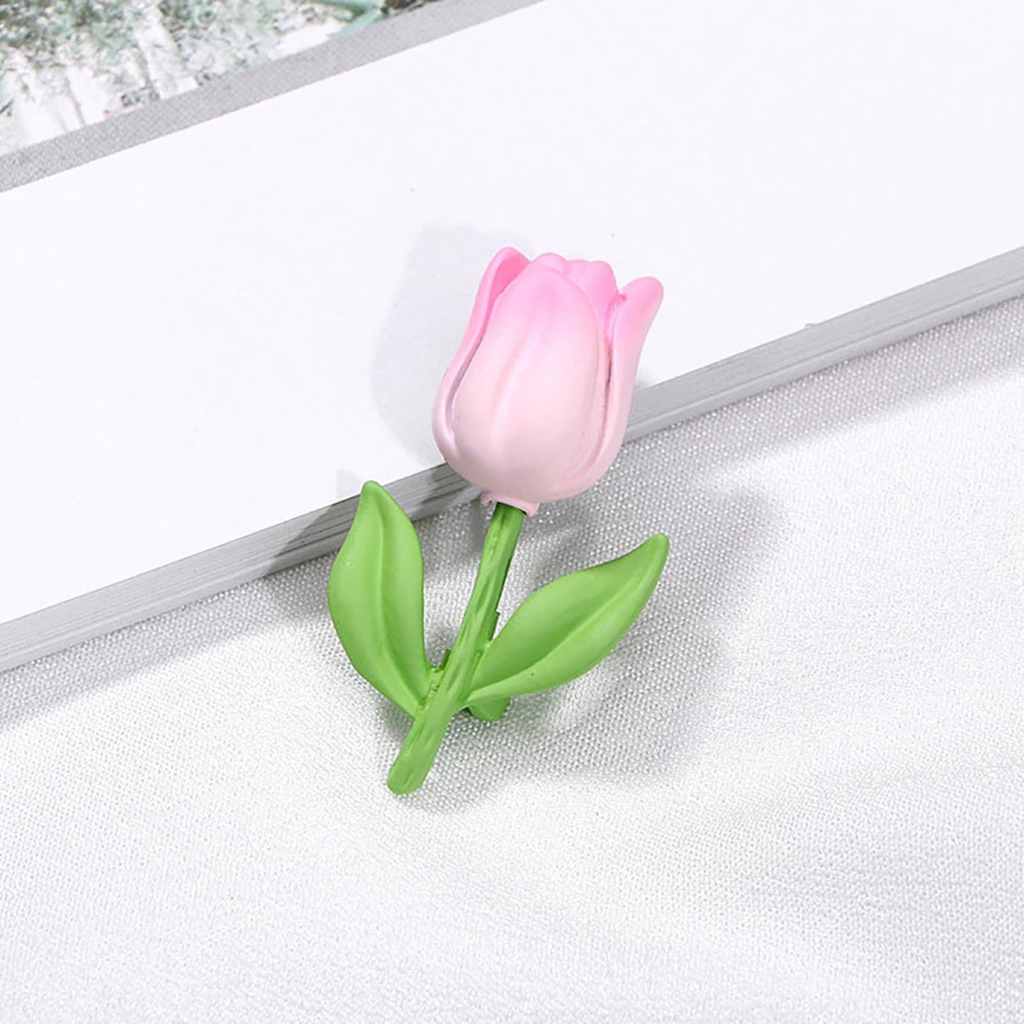 Pink Tulip Brooch Pin for Women Delicate Tiny Flower Brooch Delicate Tiny Flower Lapel Pin Suit Dress Accessory Mother's Day Wedding Birthday Party Jewelry Gift