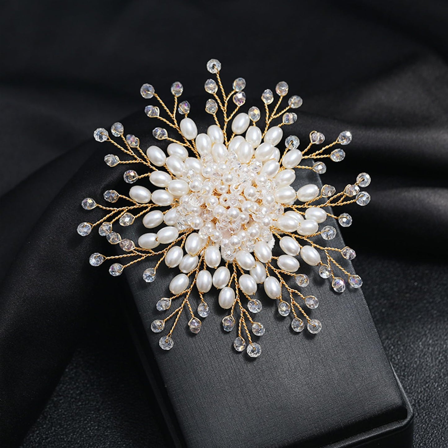 Charm White Pearl Brooch Pins for Women,Striking Large Pearl Flower Statement Costume Pin Graceful Wedding Anniversary Prom Jewelry Gifts (Pearl1)